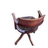 Beautiful vintage 20th-century American cylinder desk and its chair.