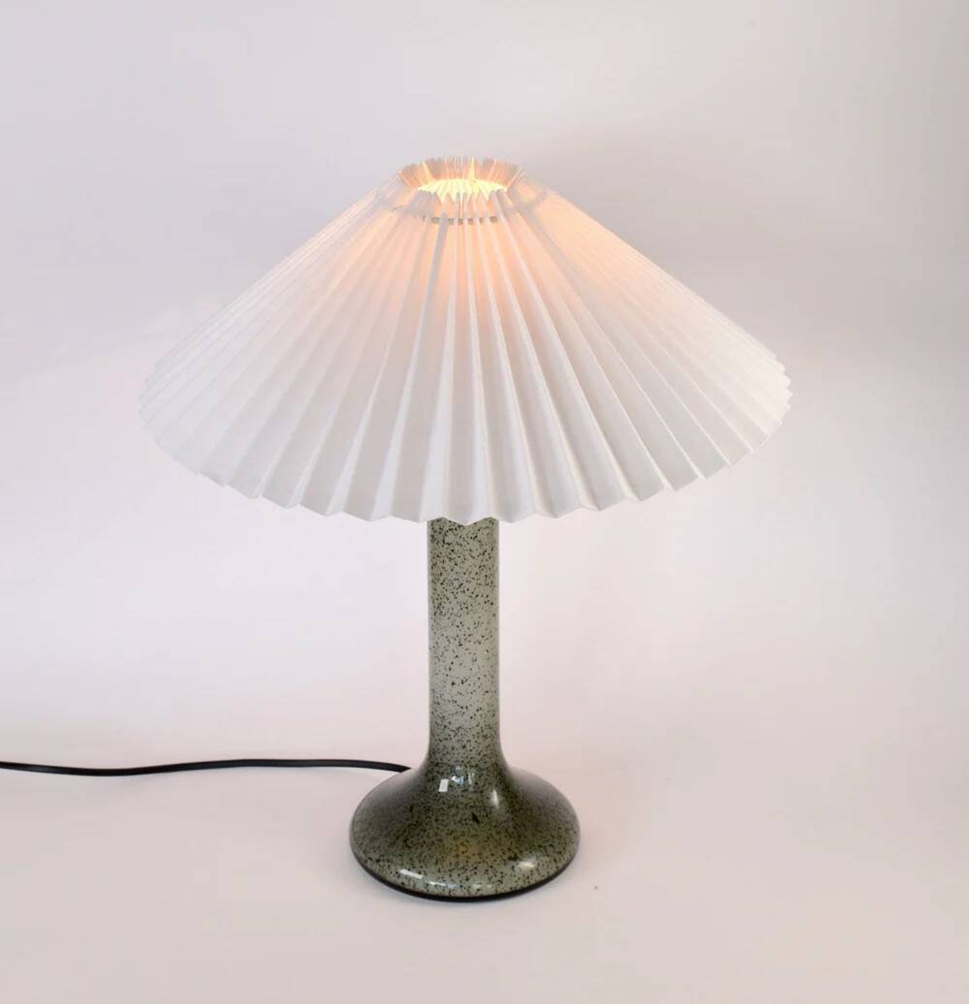 Lampe de table Le Klint Era avec abat-jour plissé