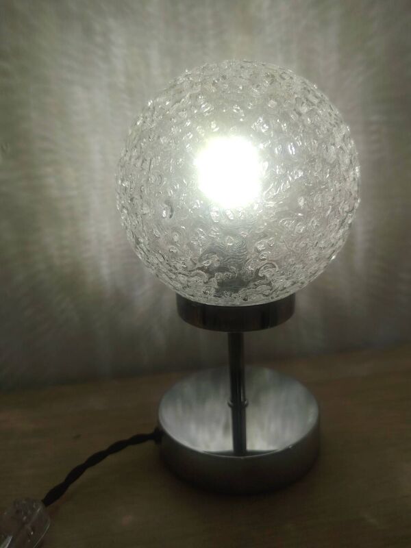 Duo de Lampes en globe texturé avec grand jeu de lumière