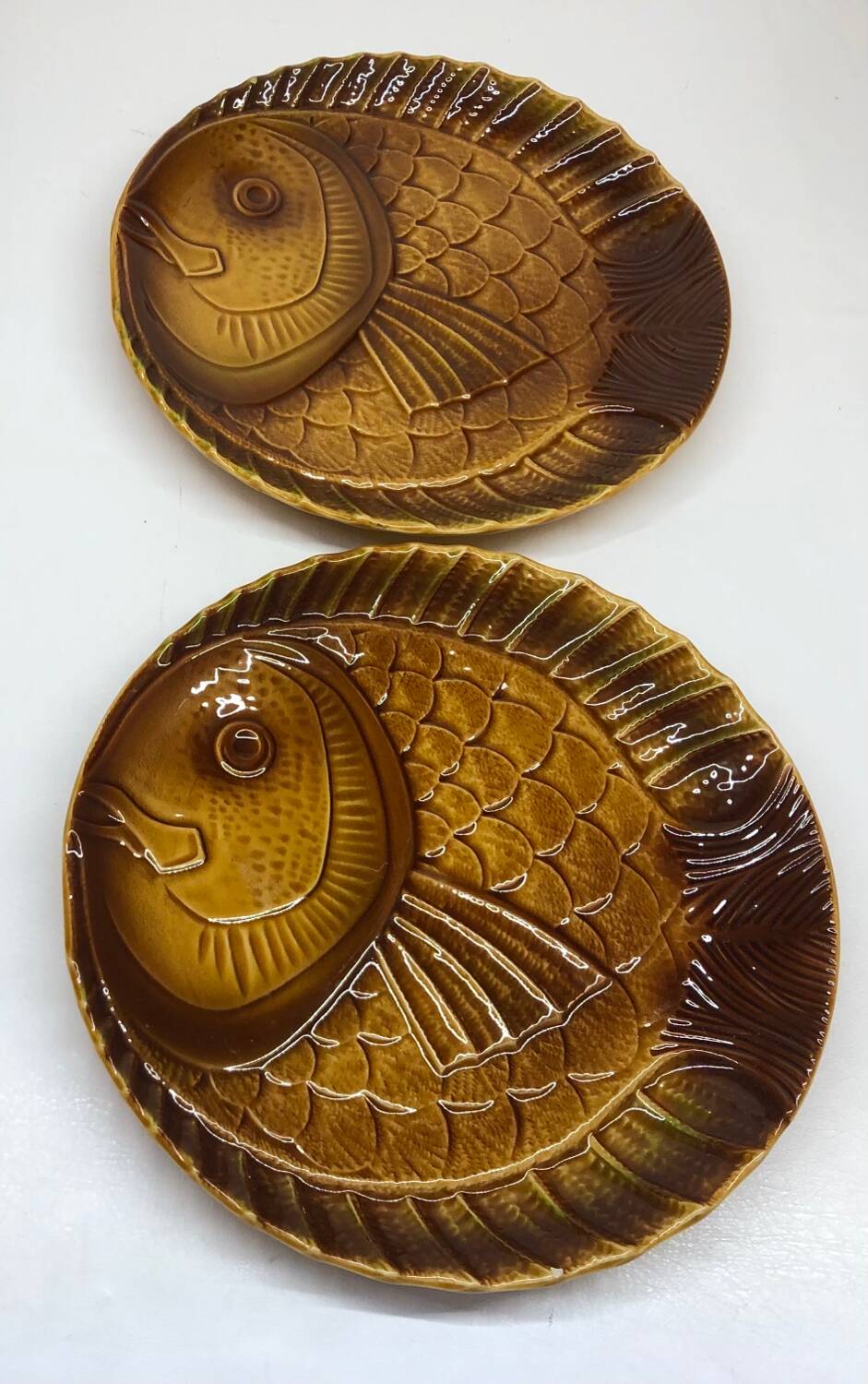2 vintage fish dishes in slip from Sarreguemines
