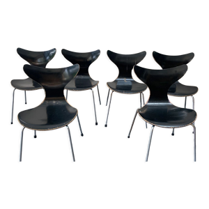 Suite de 6 chaises modèle mouette