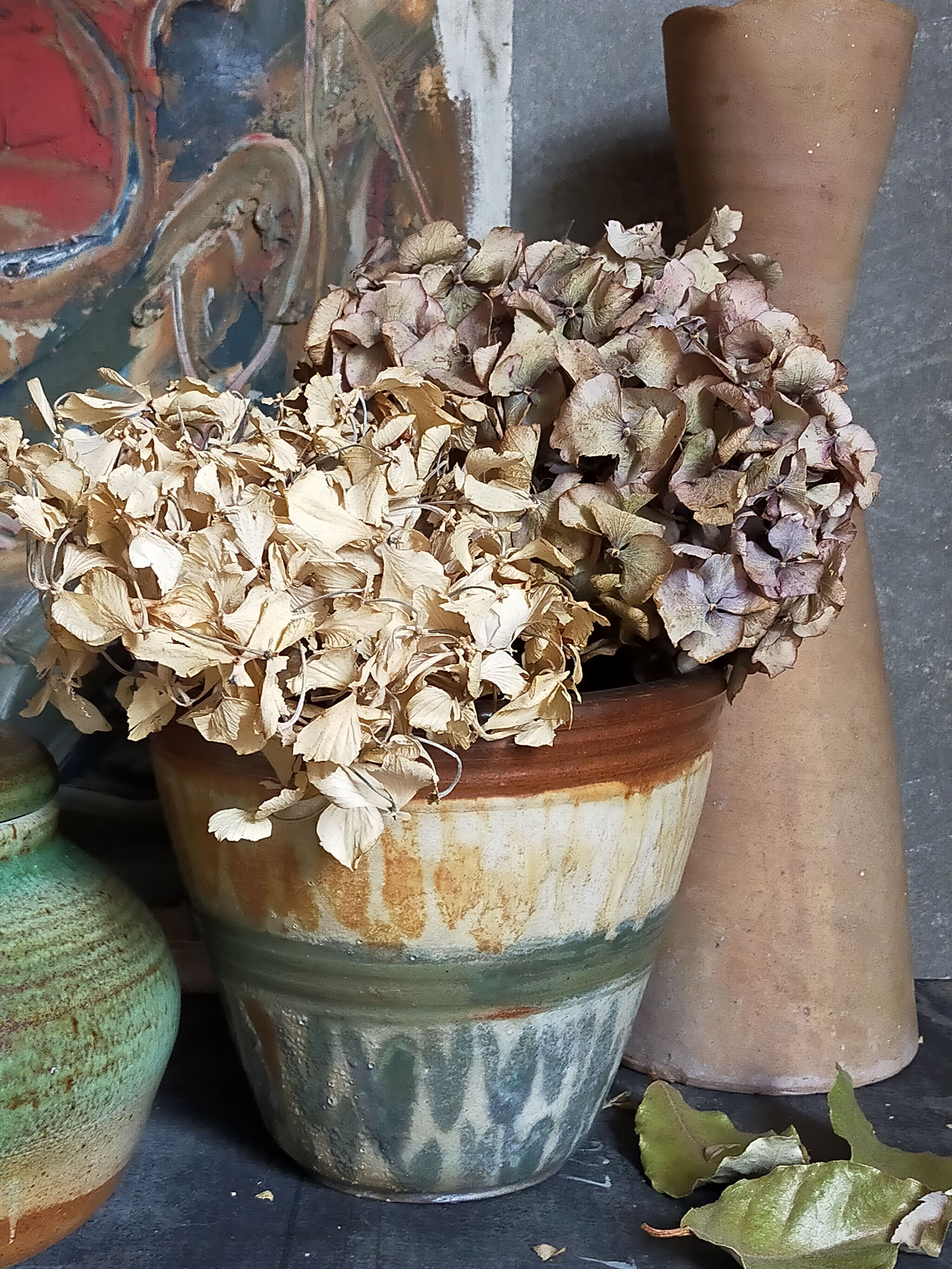 Vase bouquetière cache-pot sandstone enamelled with bouffioulx signed dubois