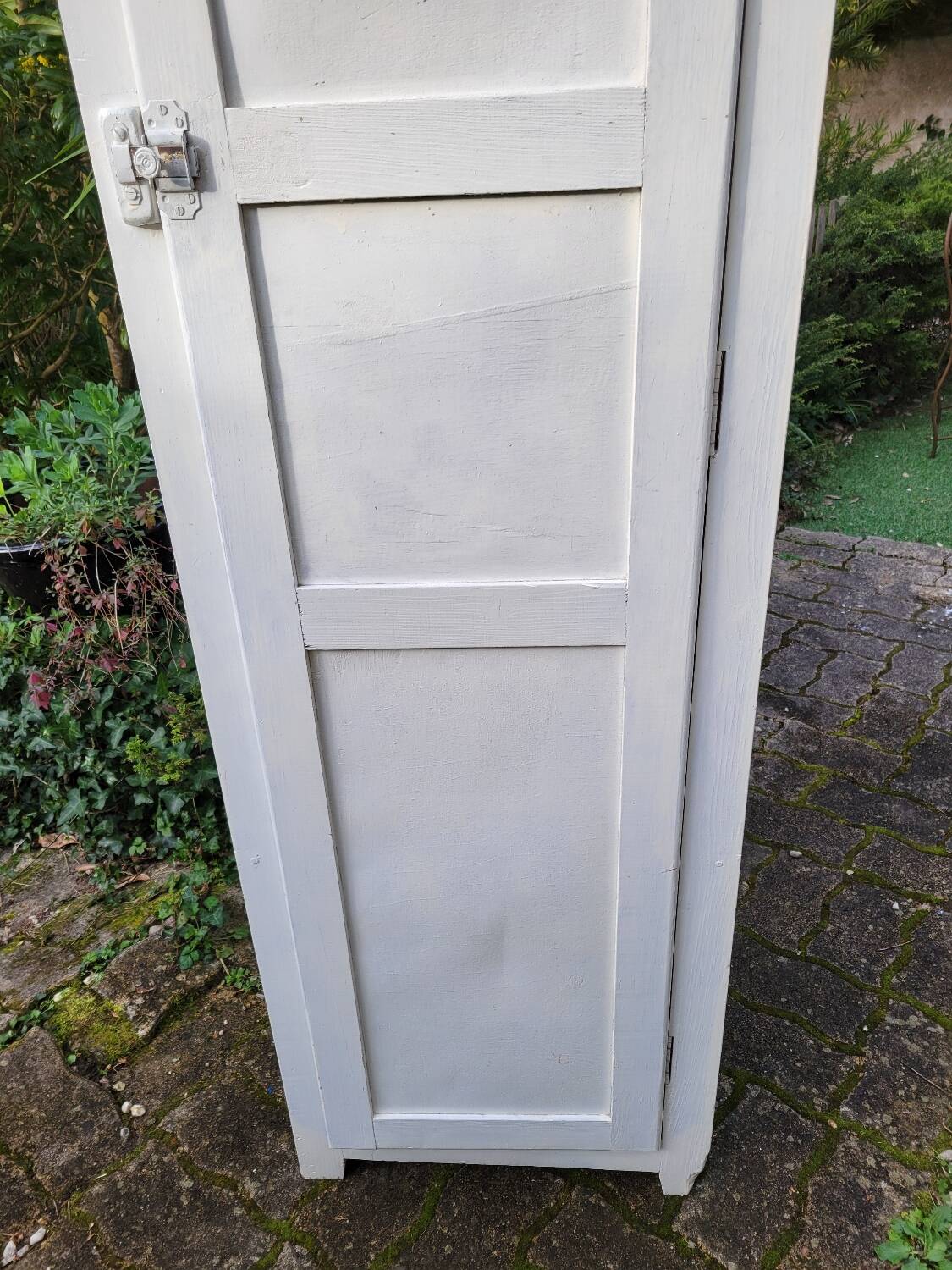 Parisian one-door wardrobe