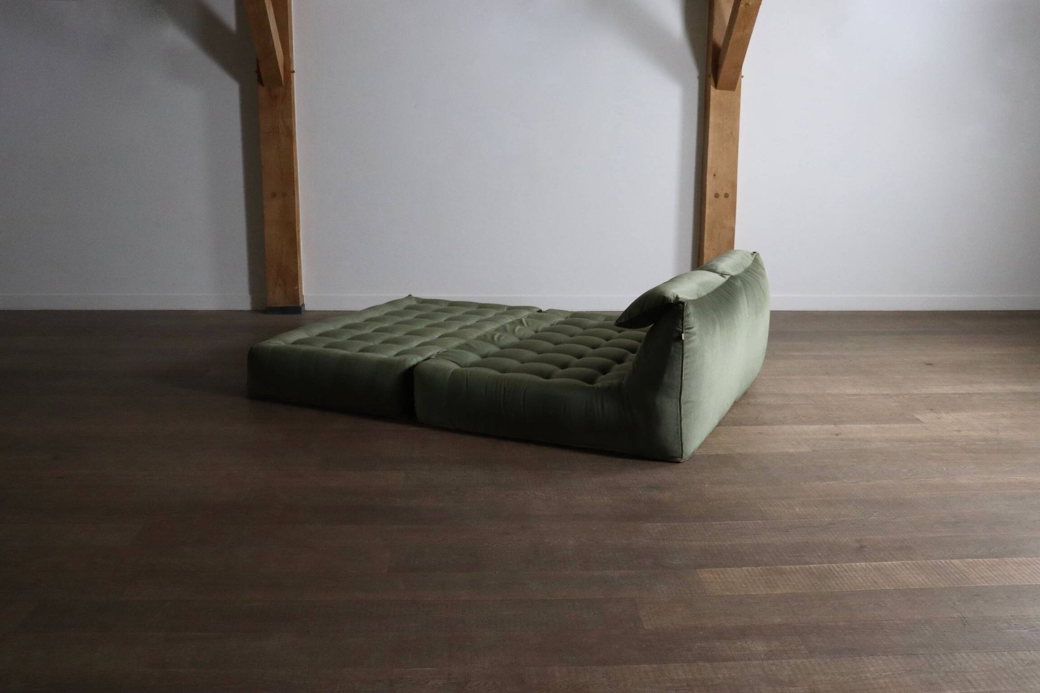 Le bambole bed in green velvet By Mario Bellini for B&B Italia, 1970s