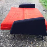 Canapé vintage tissus rouge et noir