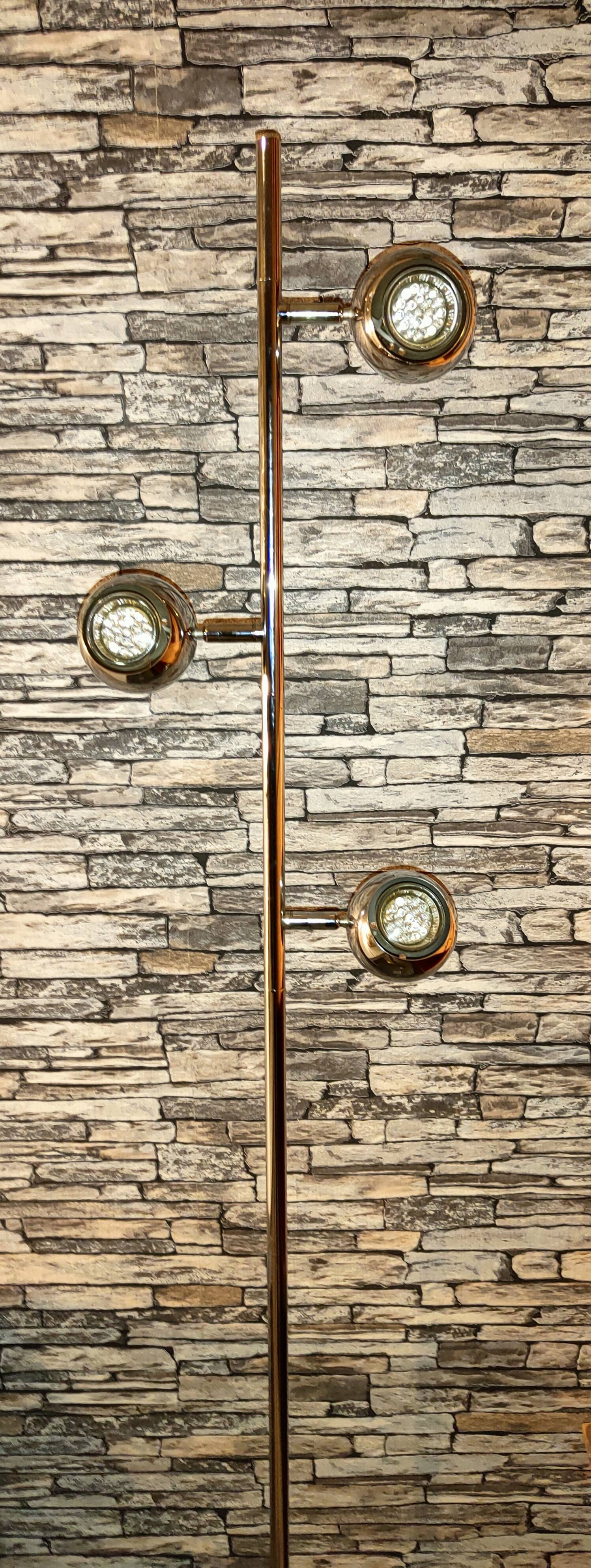 Smooth floor lamp eyes ball 1980