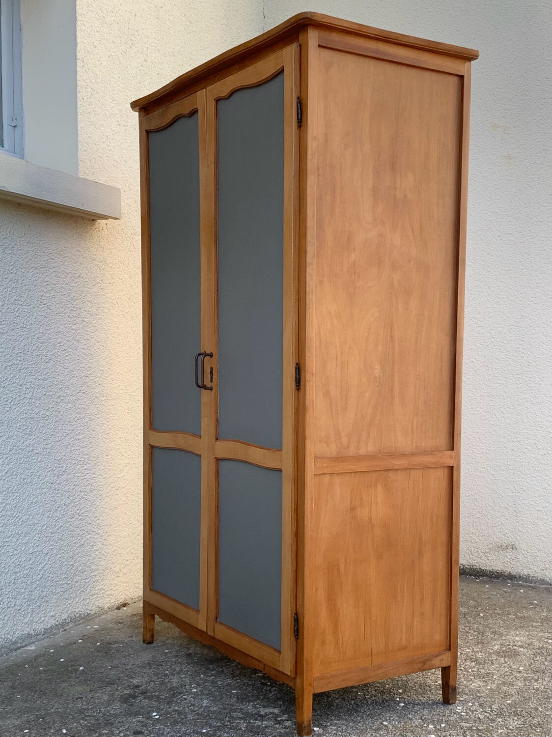 Vintage Parisian cabinet 1970s