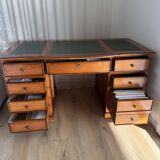 Minister Louis-Philippe's desk in solid cherry wood and leather.