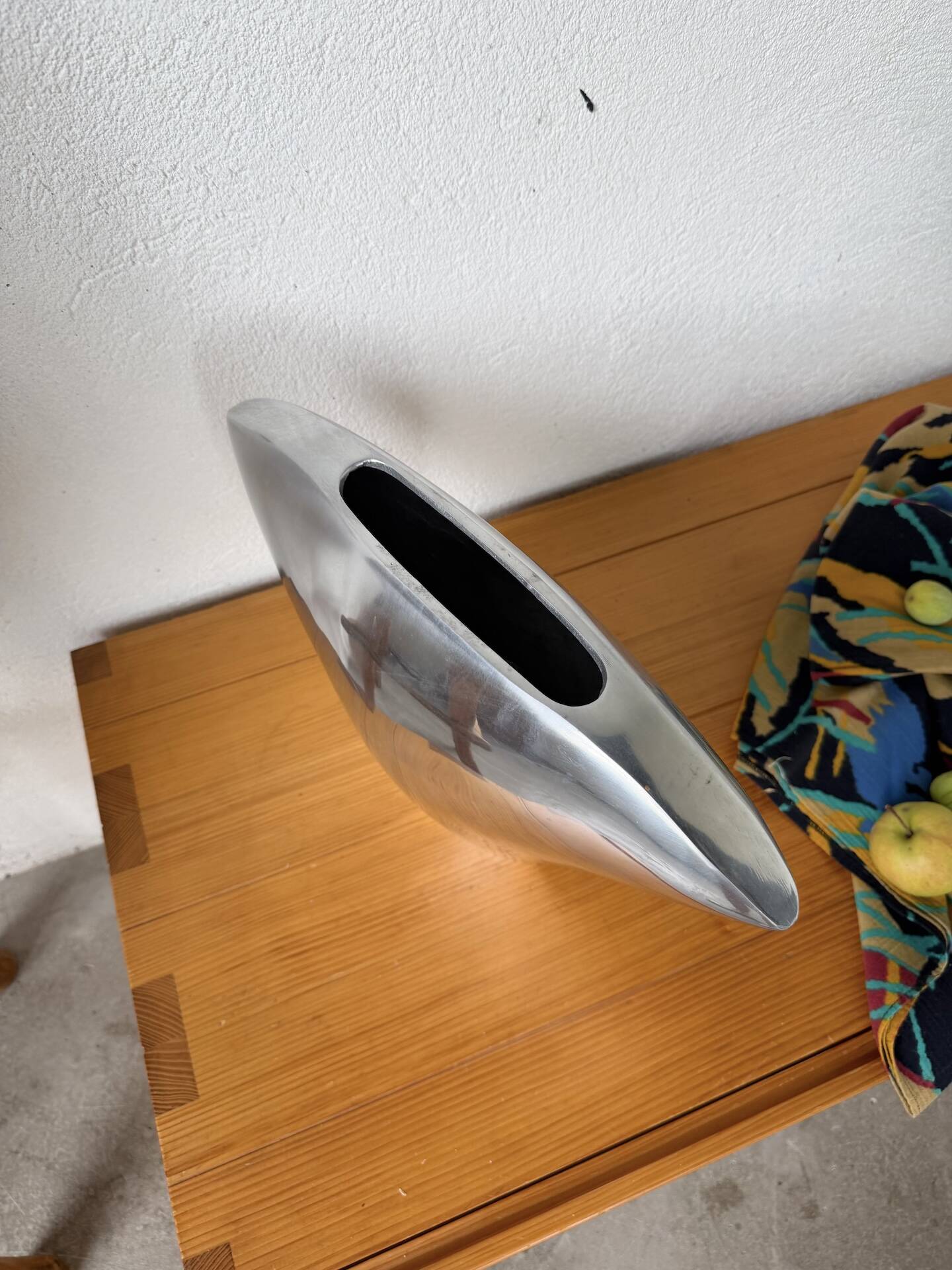 Aluminium fountain vase