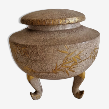 Pot covered in egg shell and lasca. Signed Thân Ley. Indochina 1920-1930.
