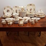 Earthenware tableware service.