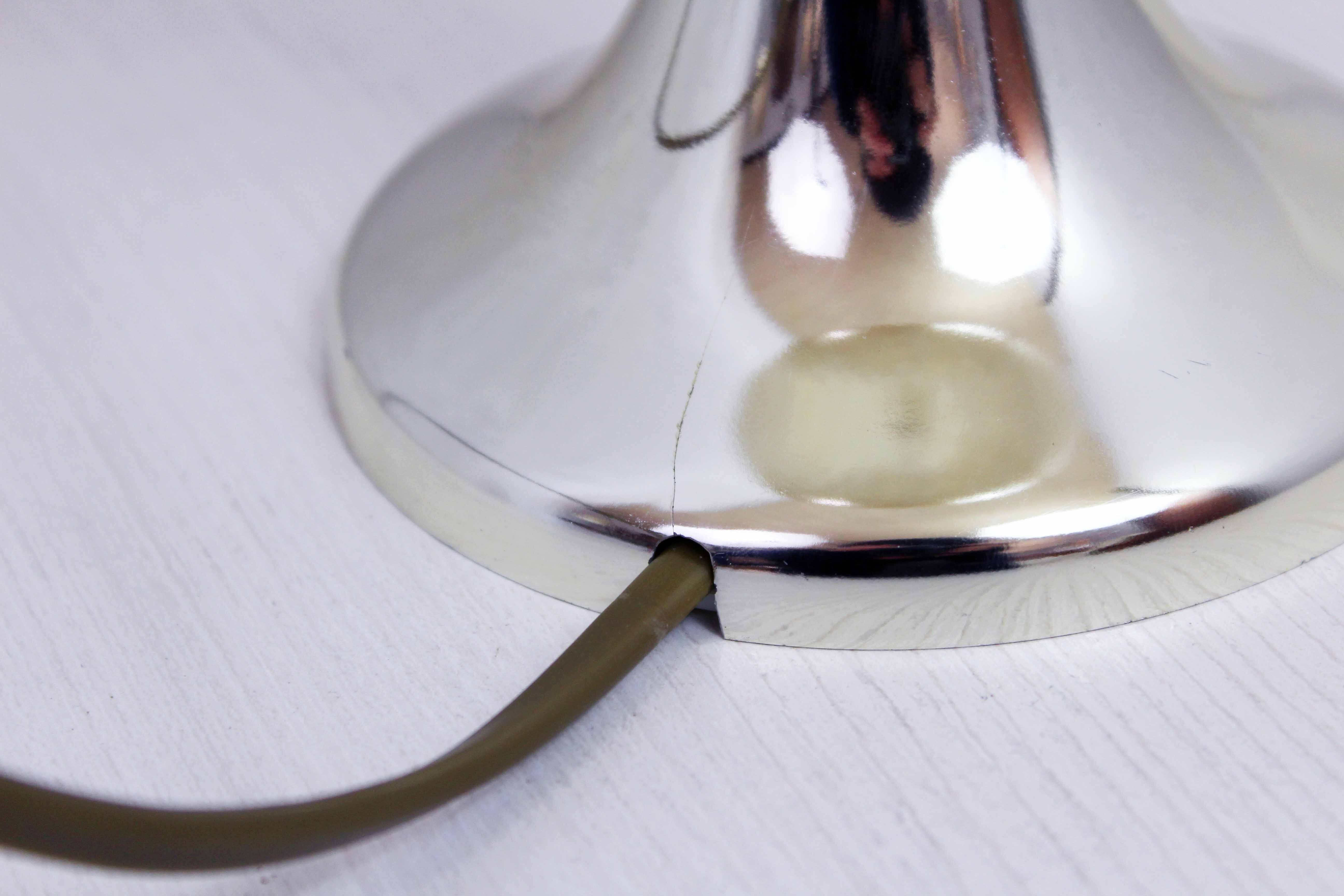 Lampe de table pied tulipe et verre craquelé doré