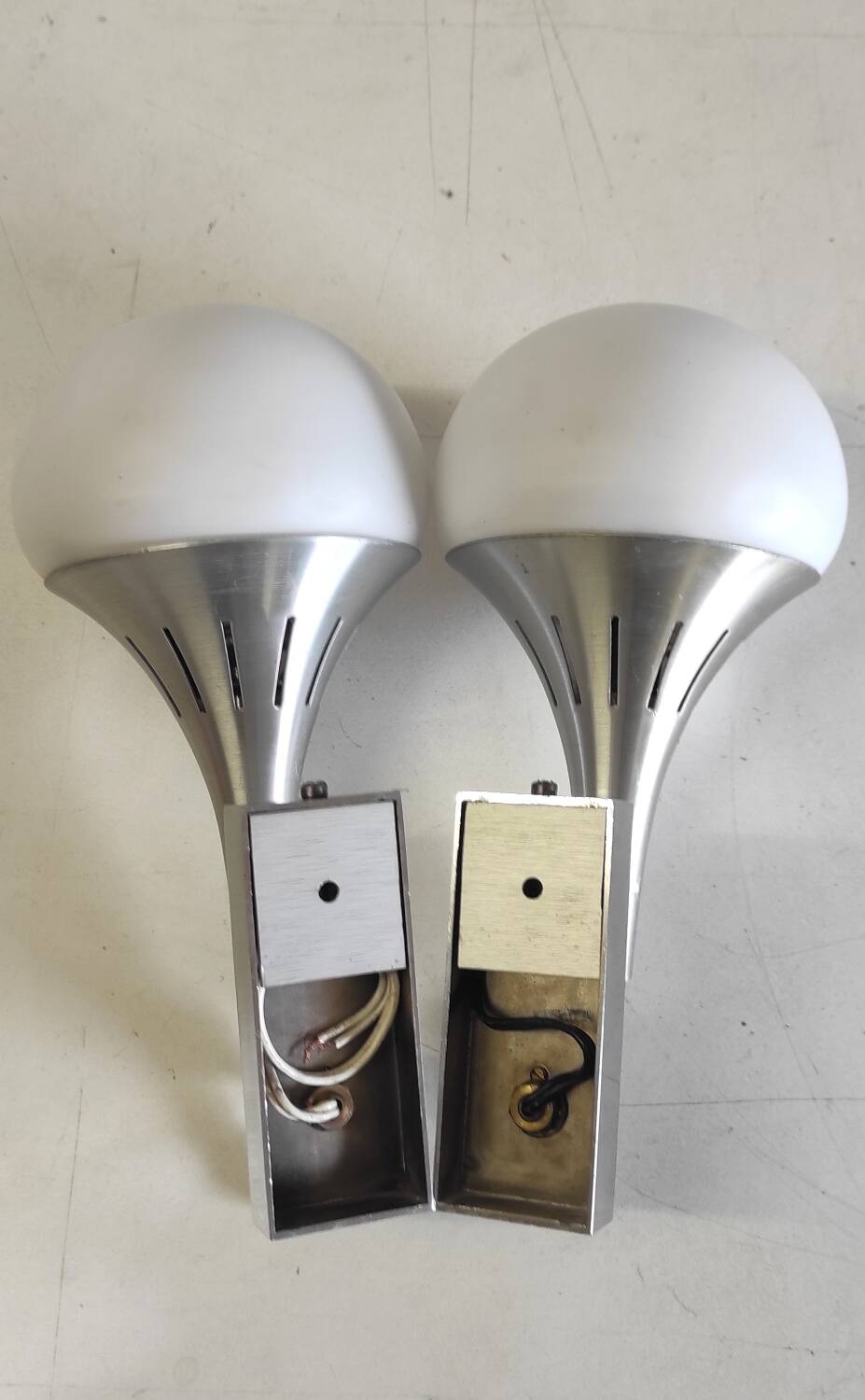 Appliques tulipes en métal et verre - années 60/70