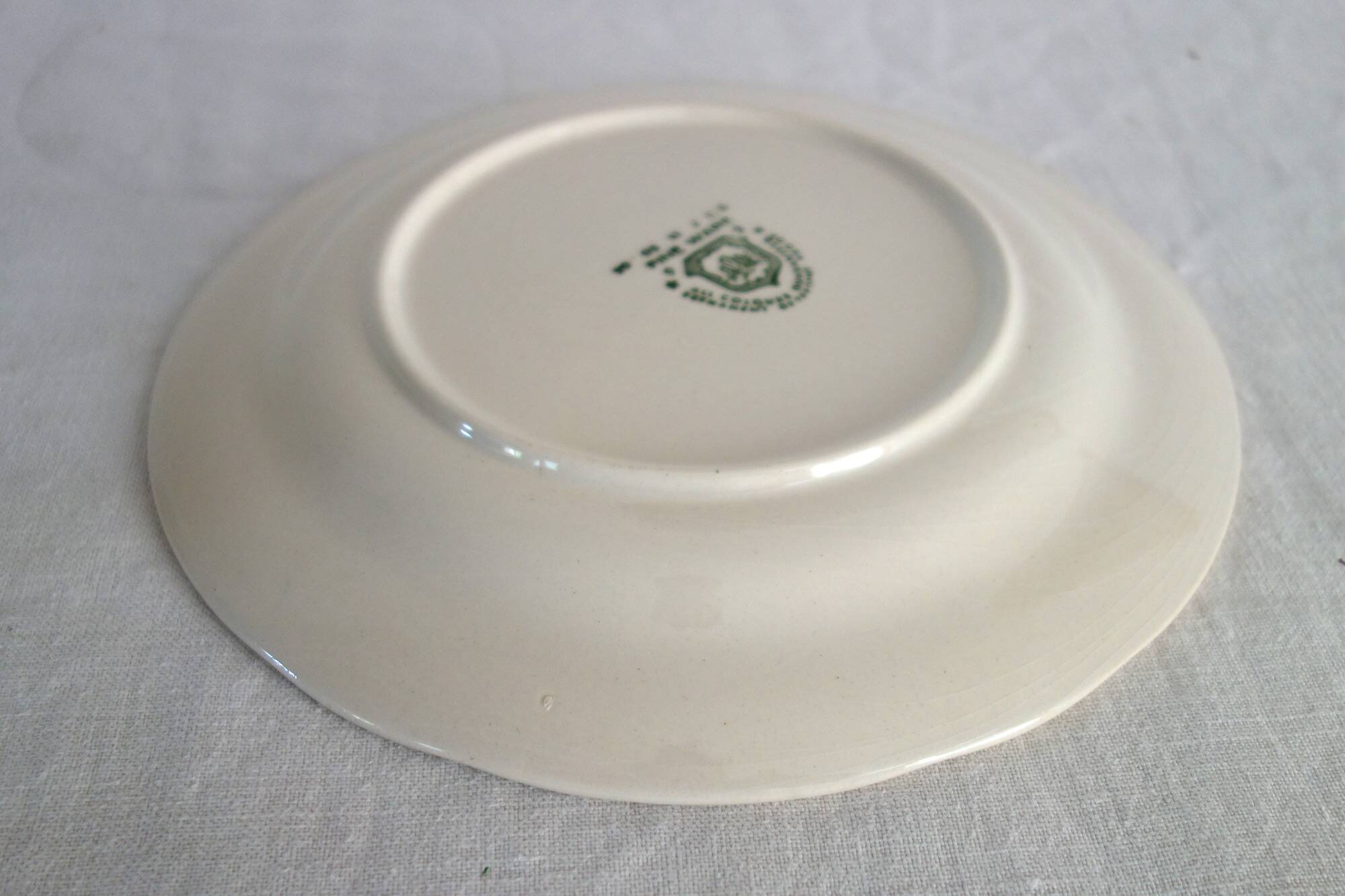 8 flat plates Fine Ware earthenware