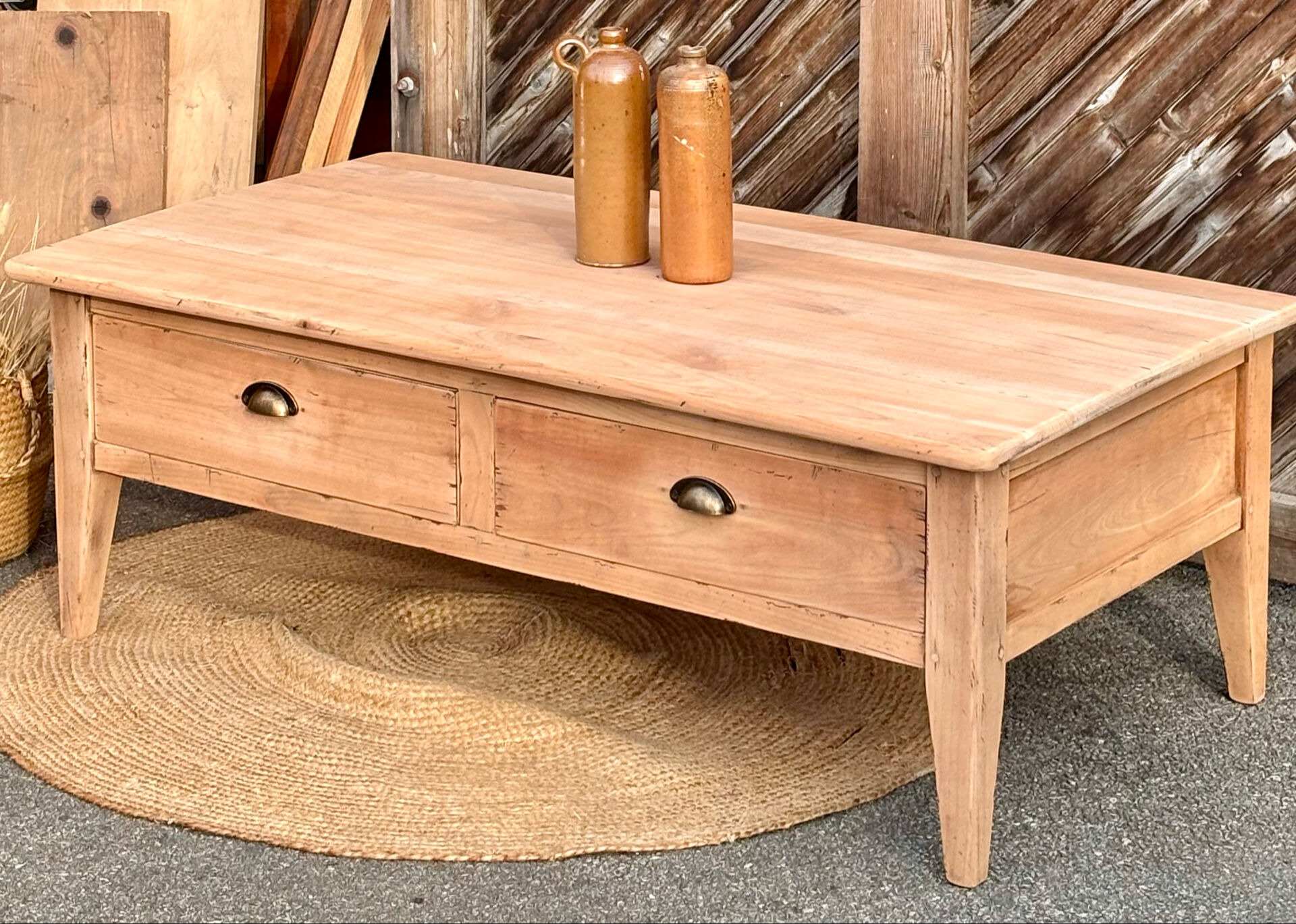 Renovated coffee table in raw solid wood - 2 through drawers