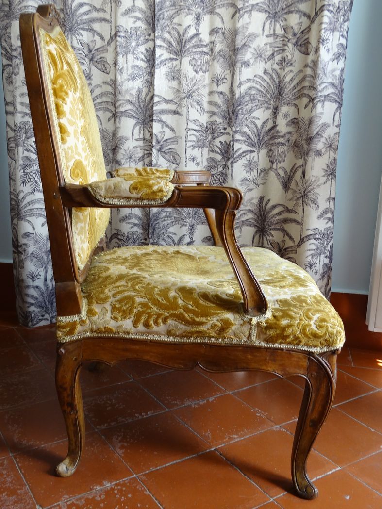 Counterpart of Louis XV period armchairs called "A la Reine"