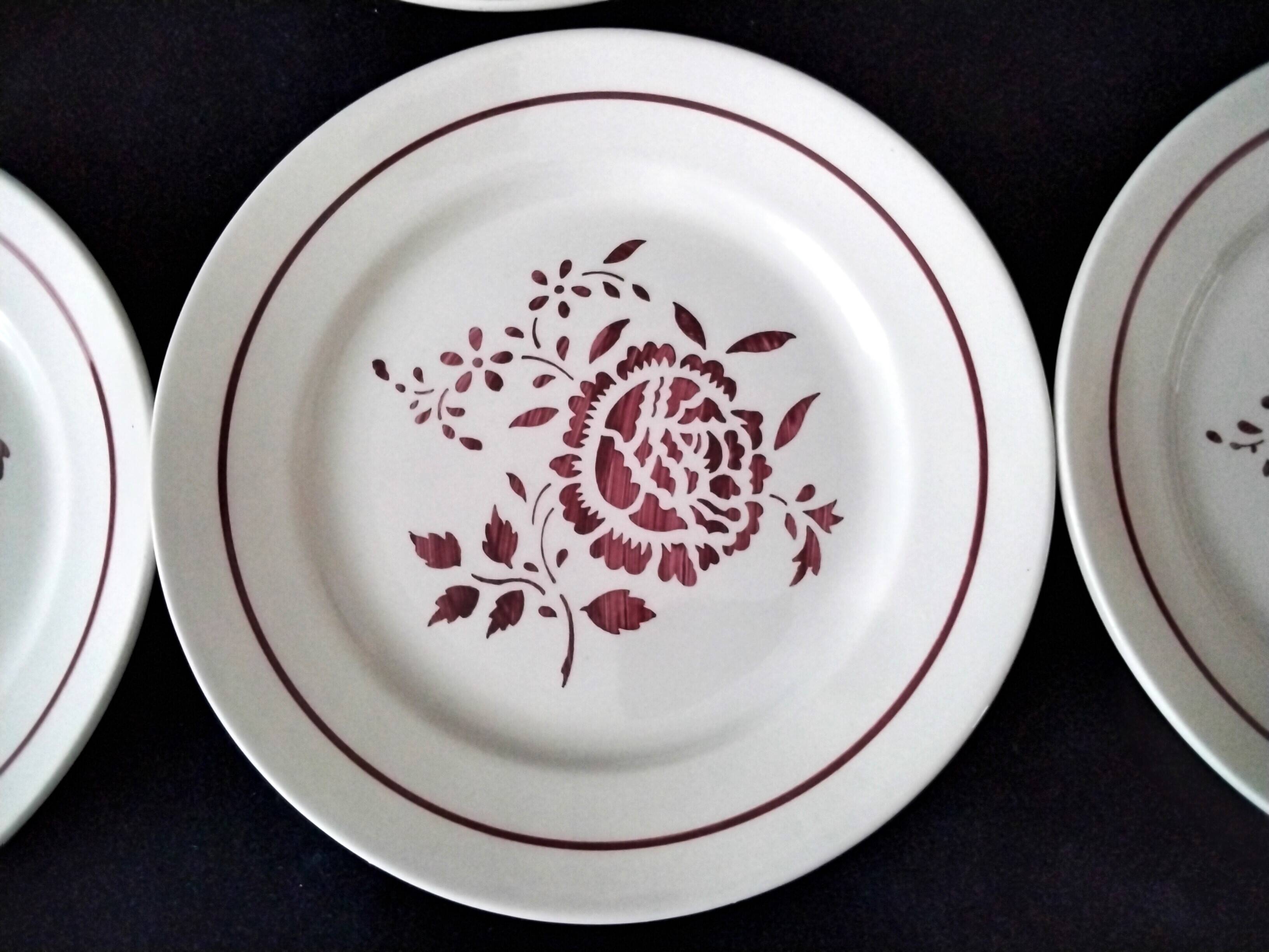 6 Lunéville earthenware dessert plates, Claudine model.