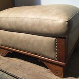 Pouf chest footrest