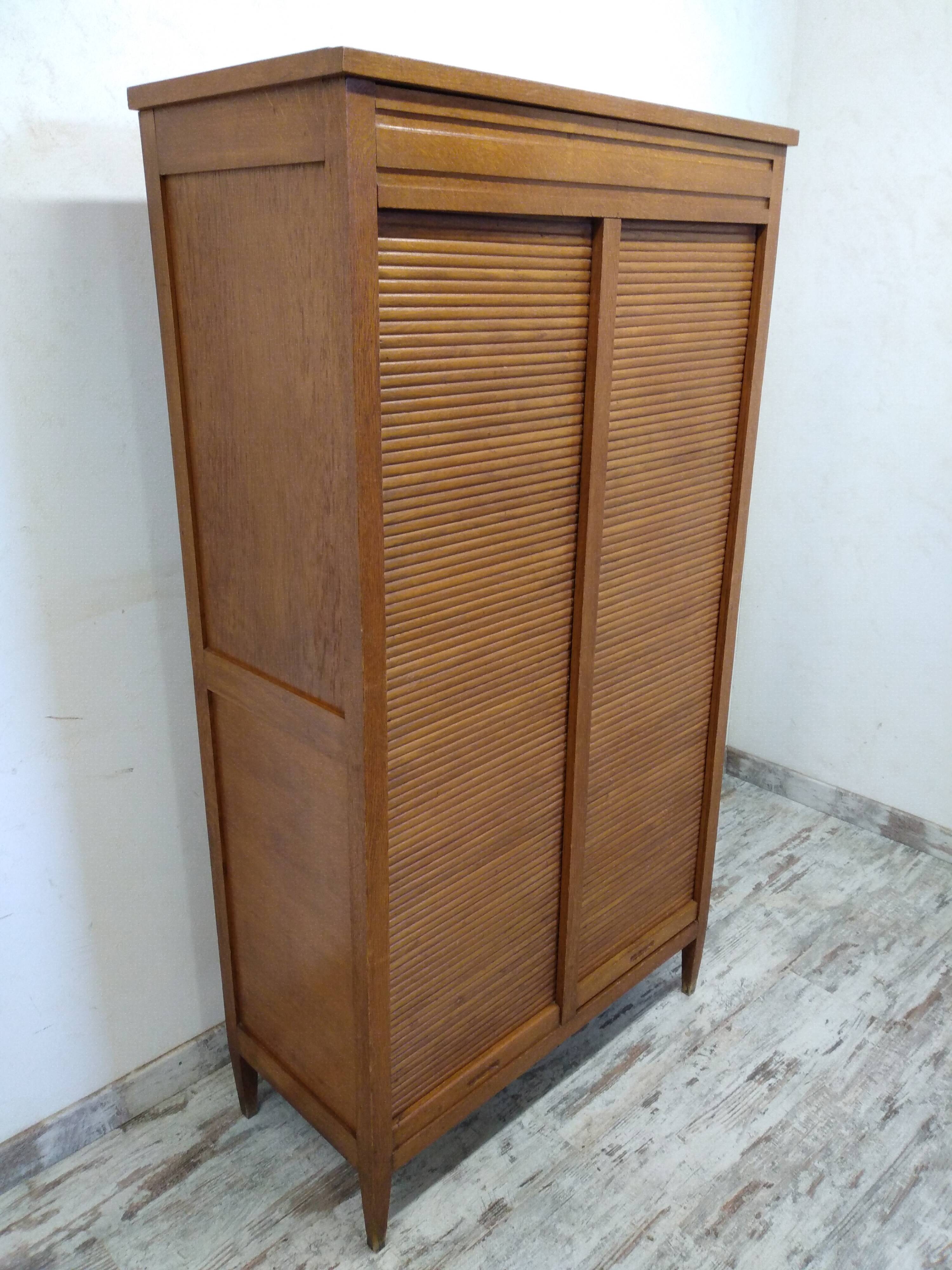 Atypical double curtain file cabinet