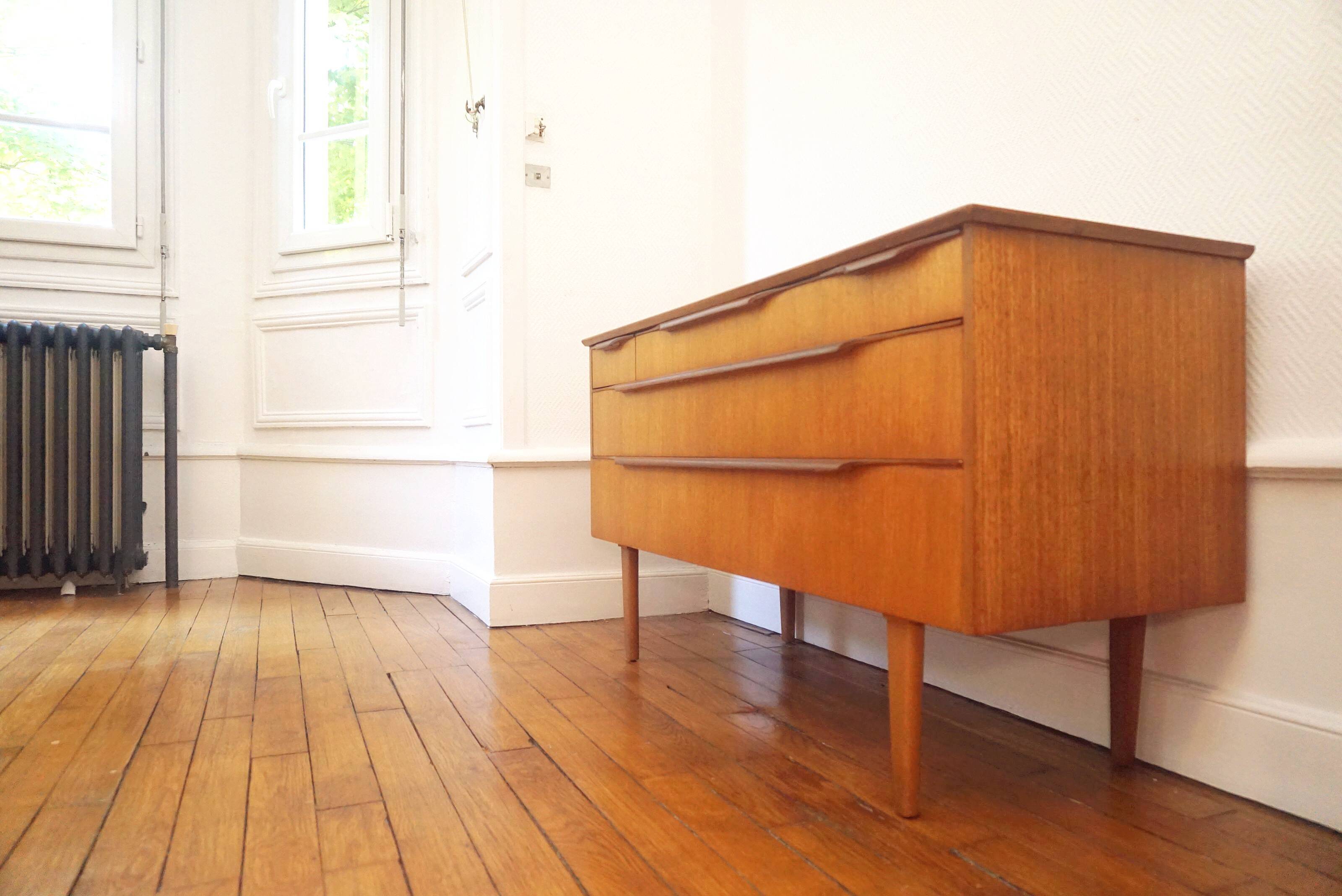 Buffet teak of the brand Beeanese