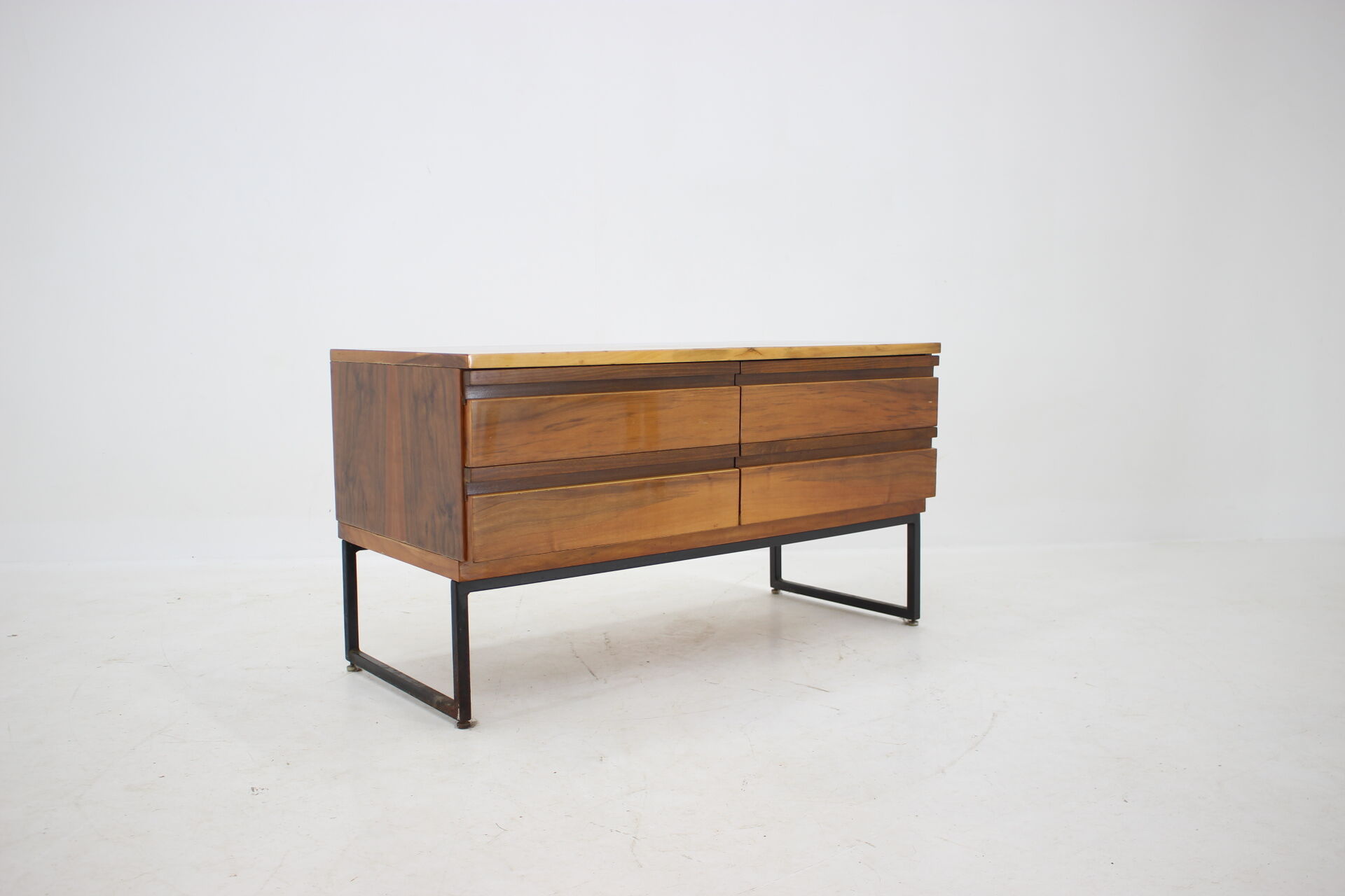 Commode des années 1960, Tchécoslovaquie