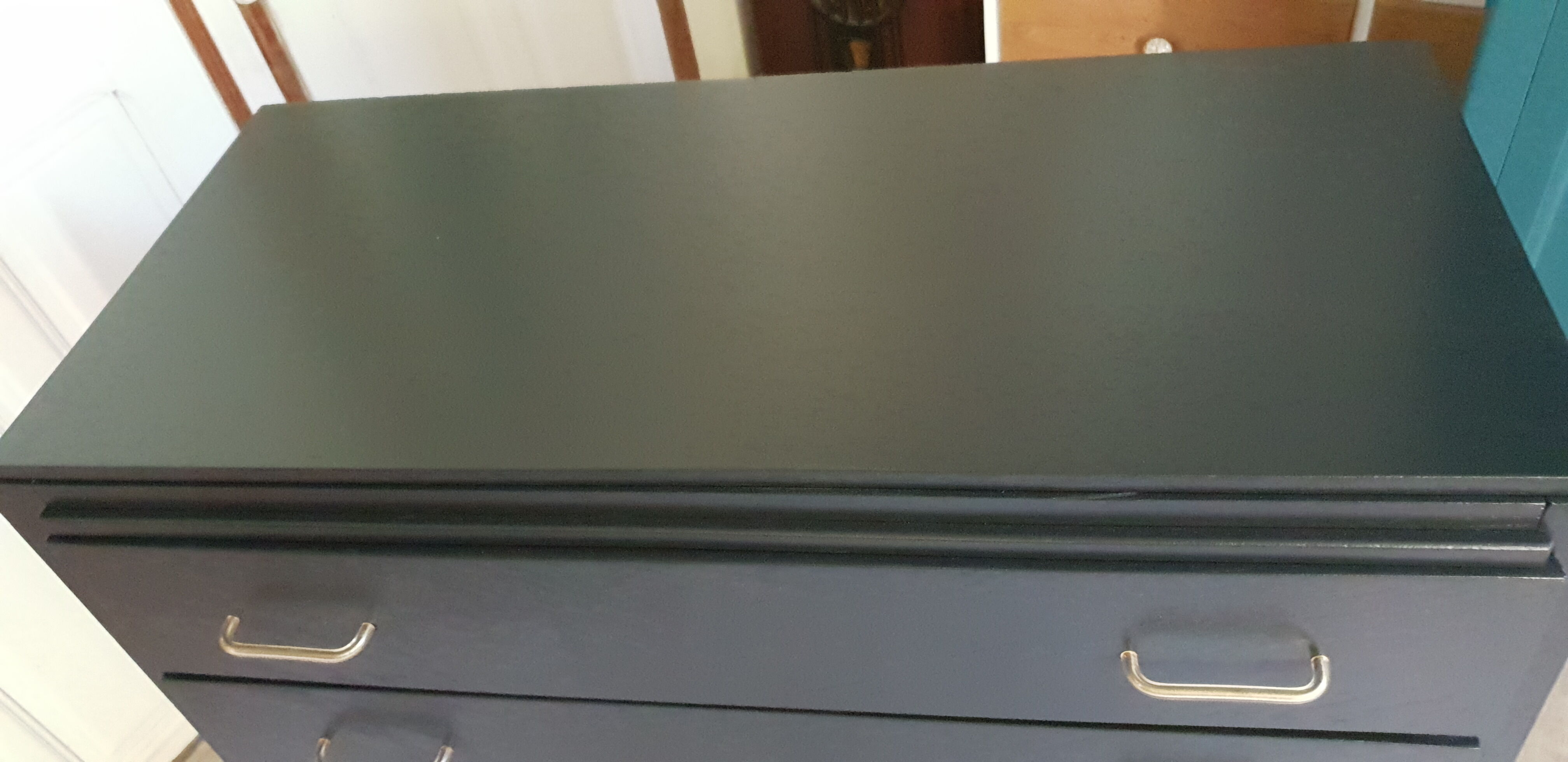 Dresser black compass feet