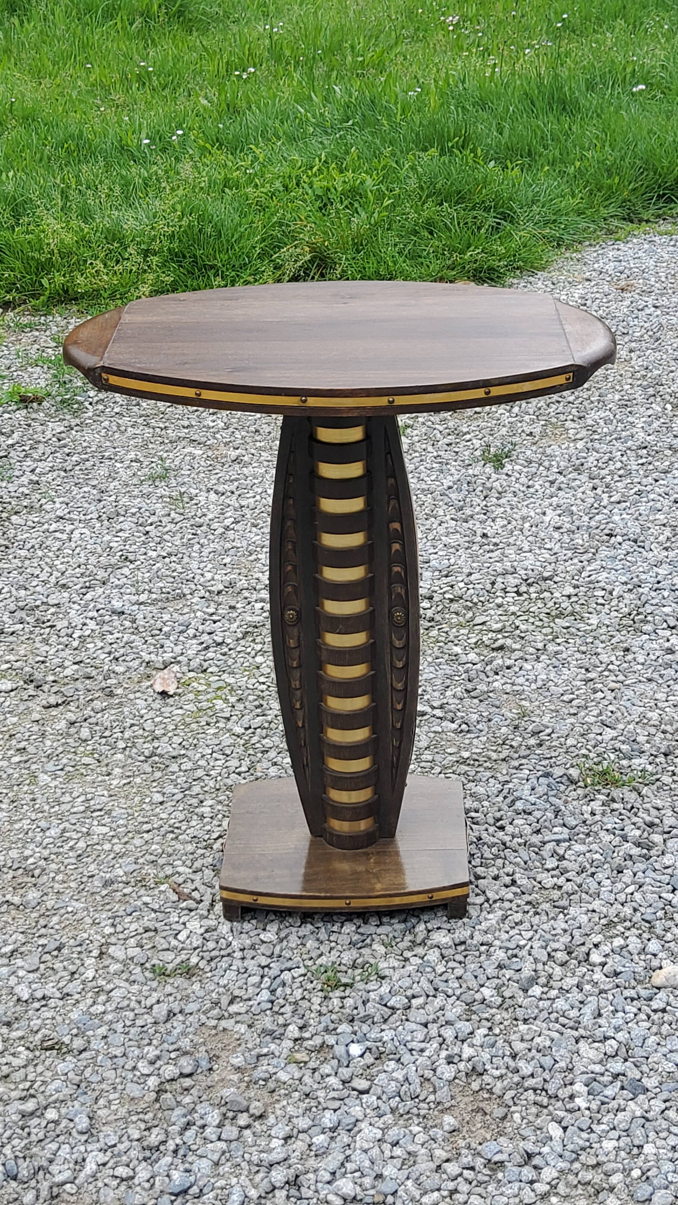 Art deco style pedestal table in beech and gold metal