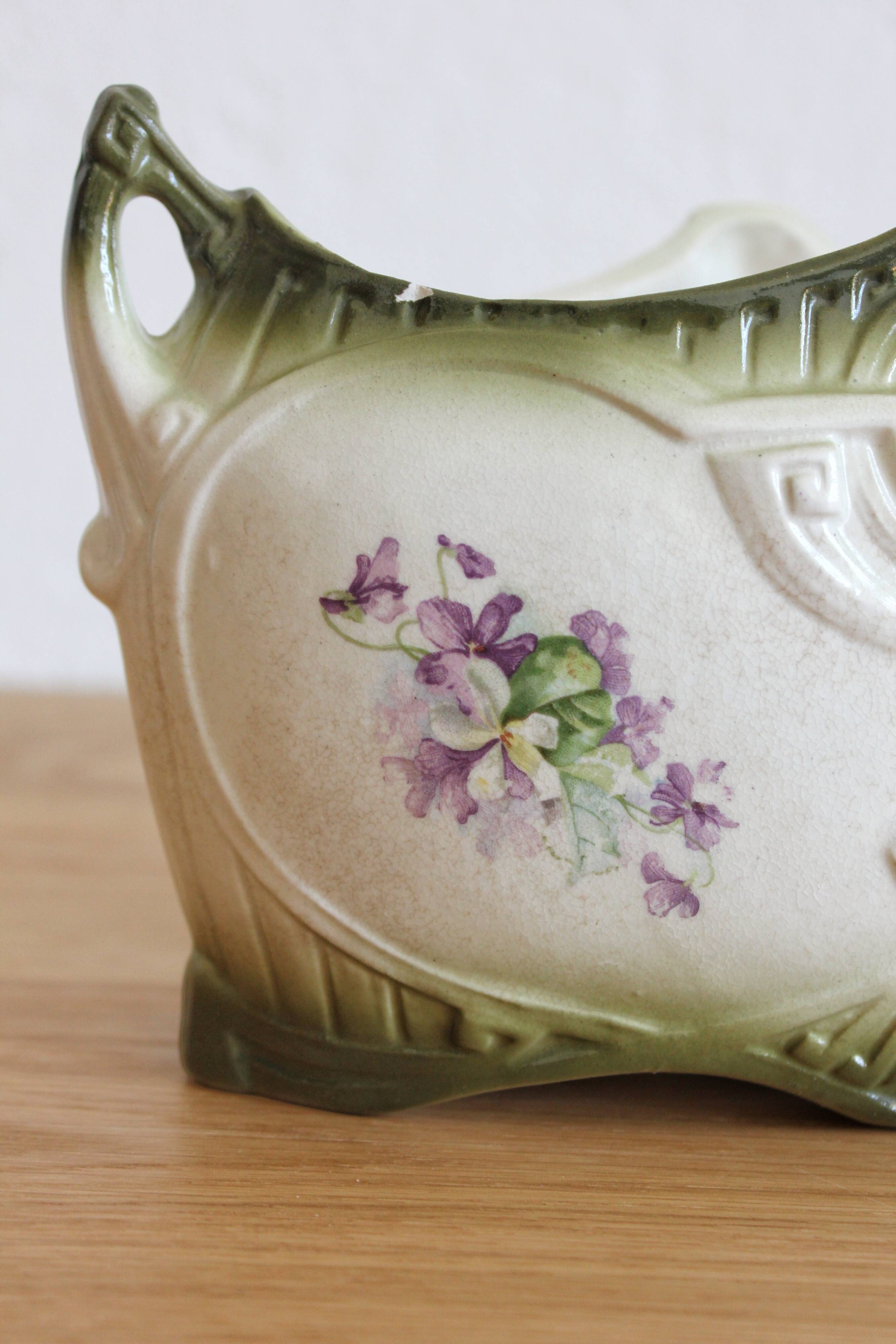 Small jardinière vase in art nouveau majolica.