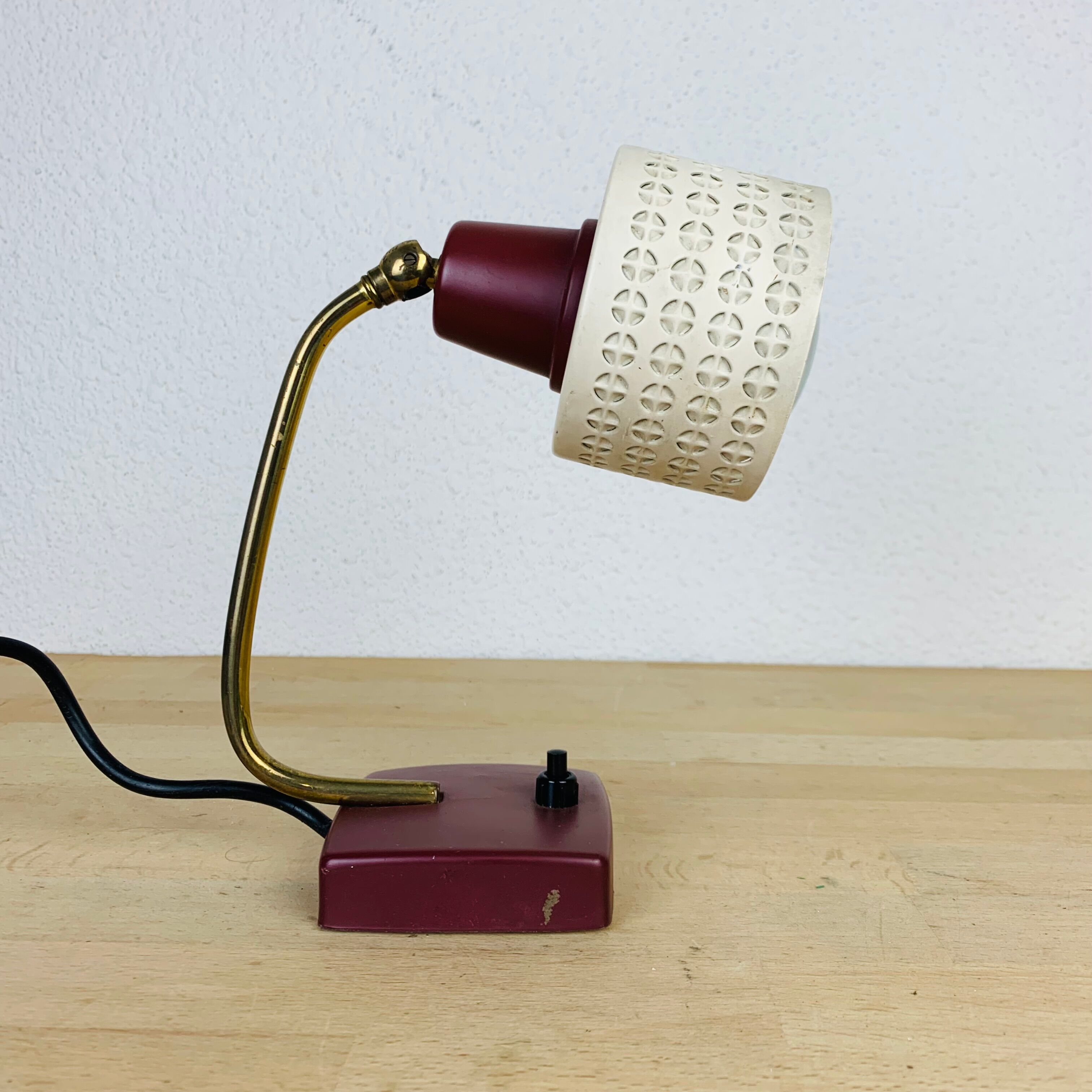 Lamp cocotte years 50red perforated metal