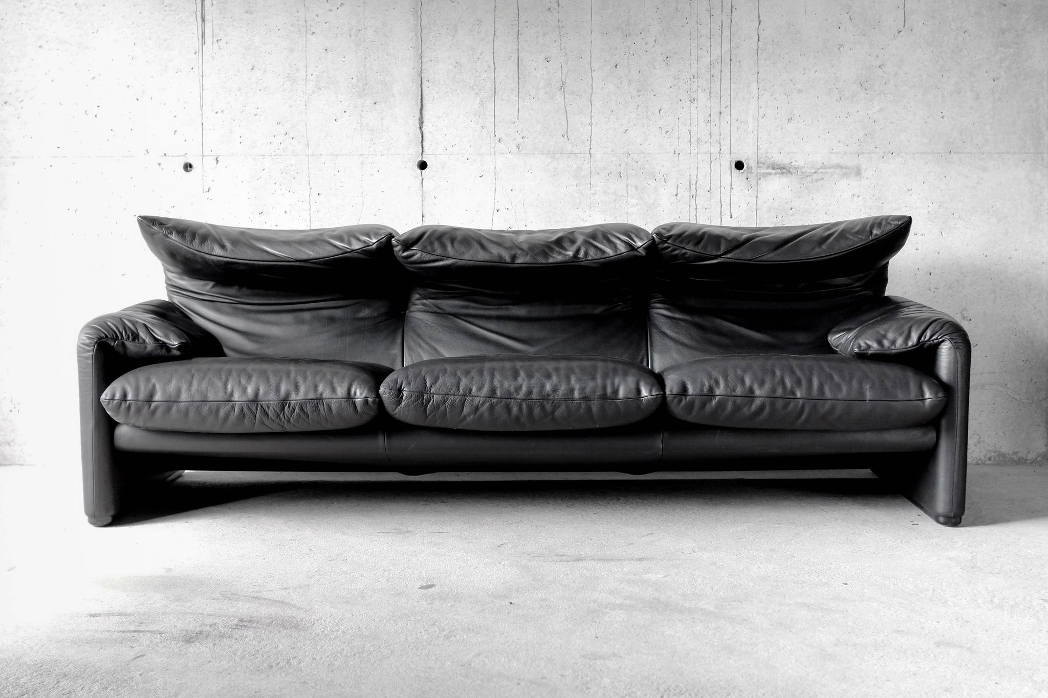 Maralunga black leather sofa 3 seater, Vico Magistretti for Cassina