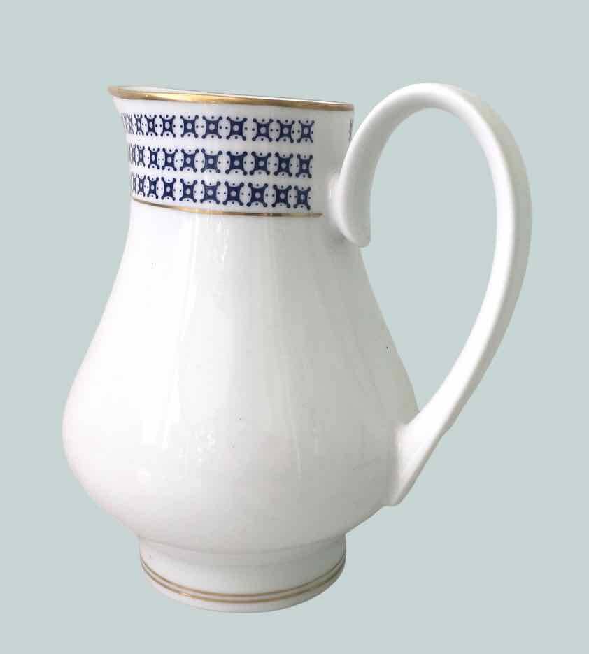 Pichet en porcelaine allemande