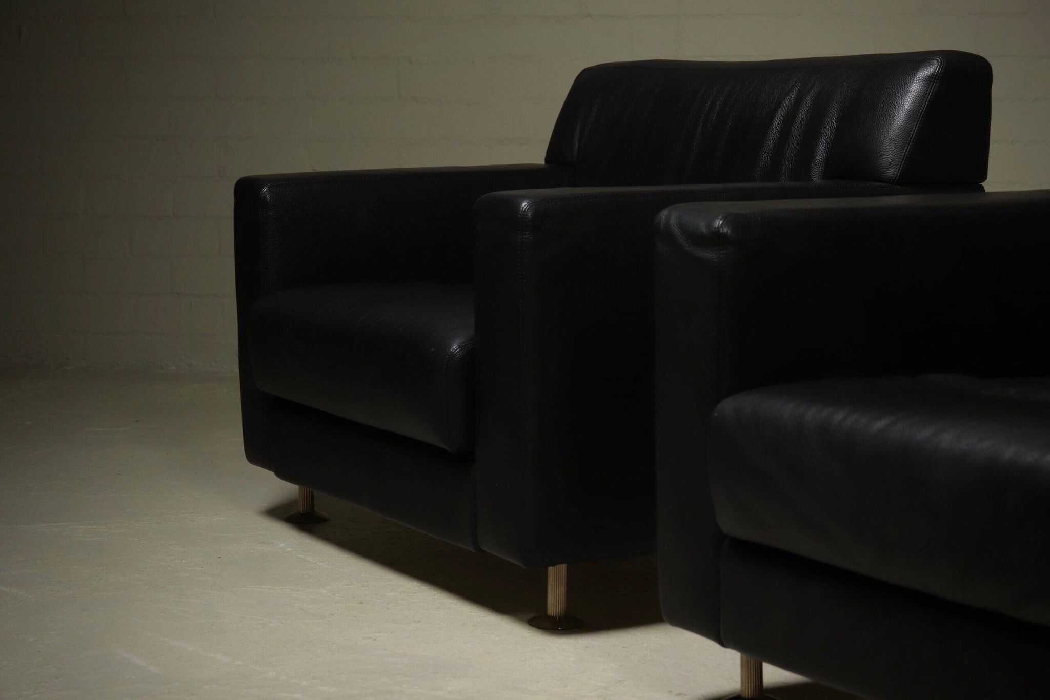 Pair of lounge chairs by Kunihide Oshinomi for Matteo Grassi 1980s