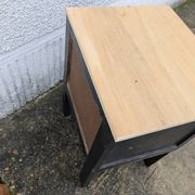 Chevet, table de nuit