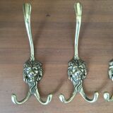Lot 5 lion's head hooks