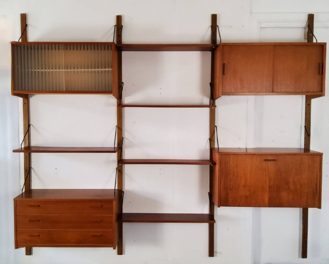 Modular Scandinavian wall shelf – Danish design from the 1970s