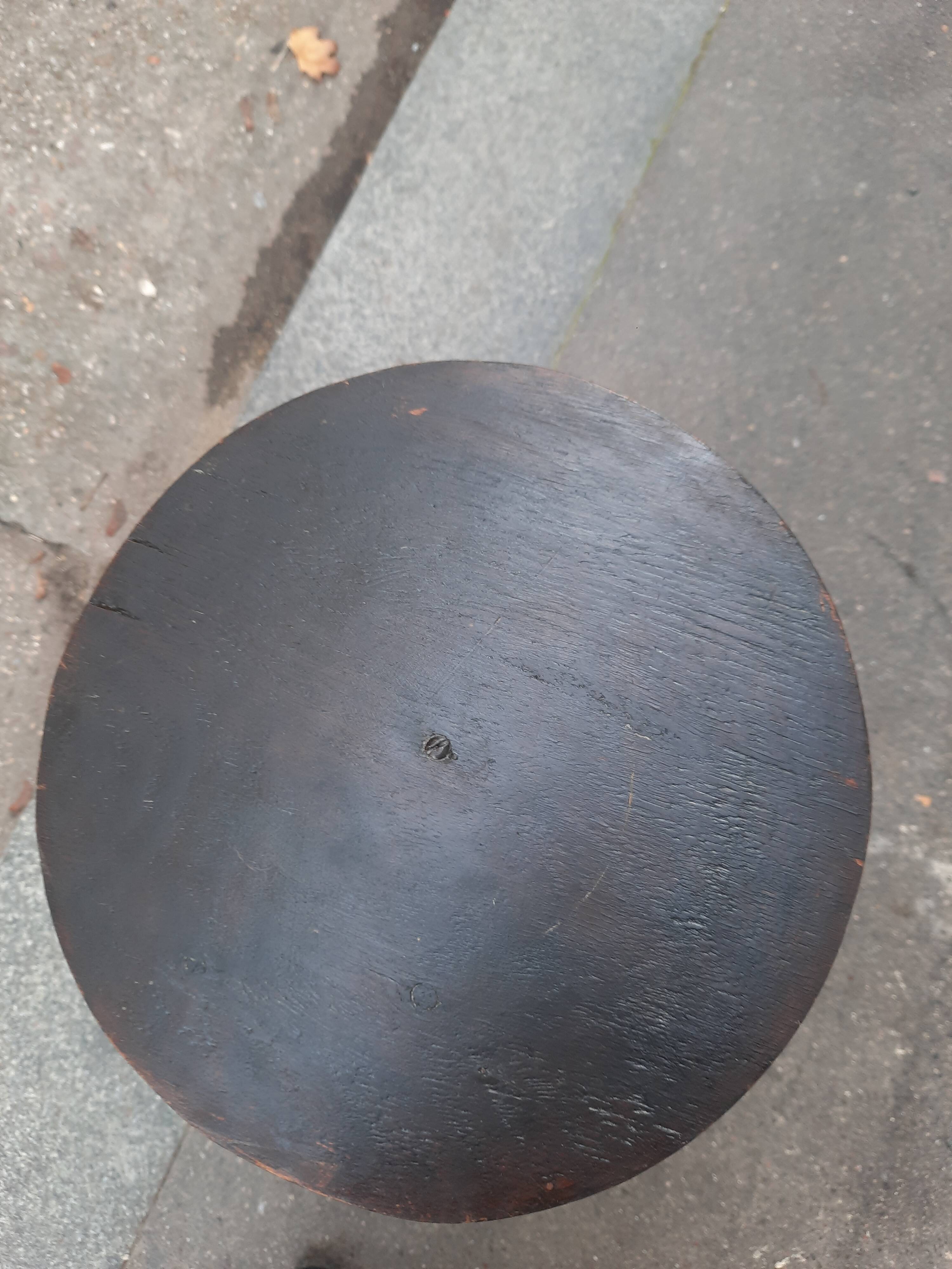 Table en bois courbé