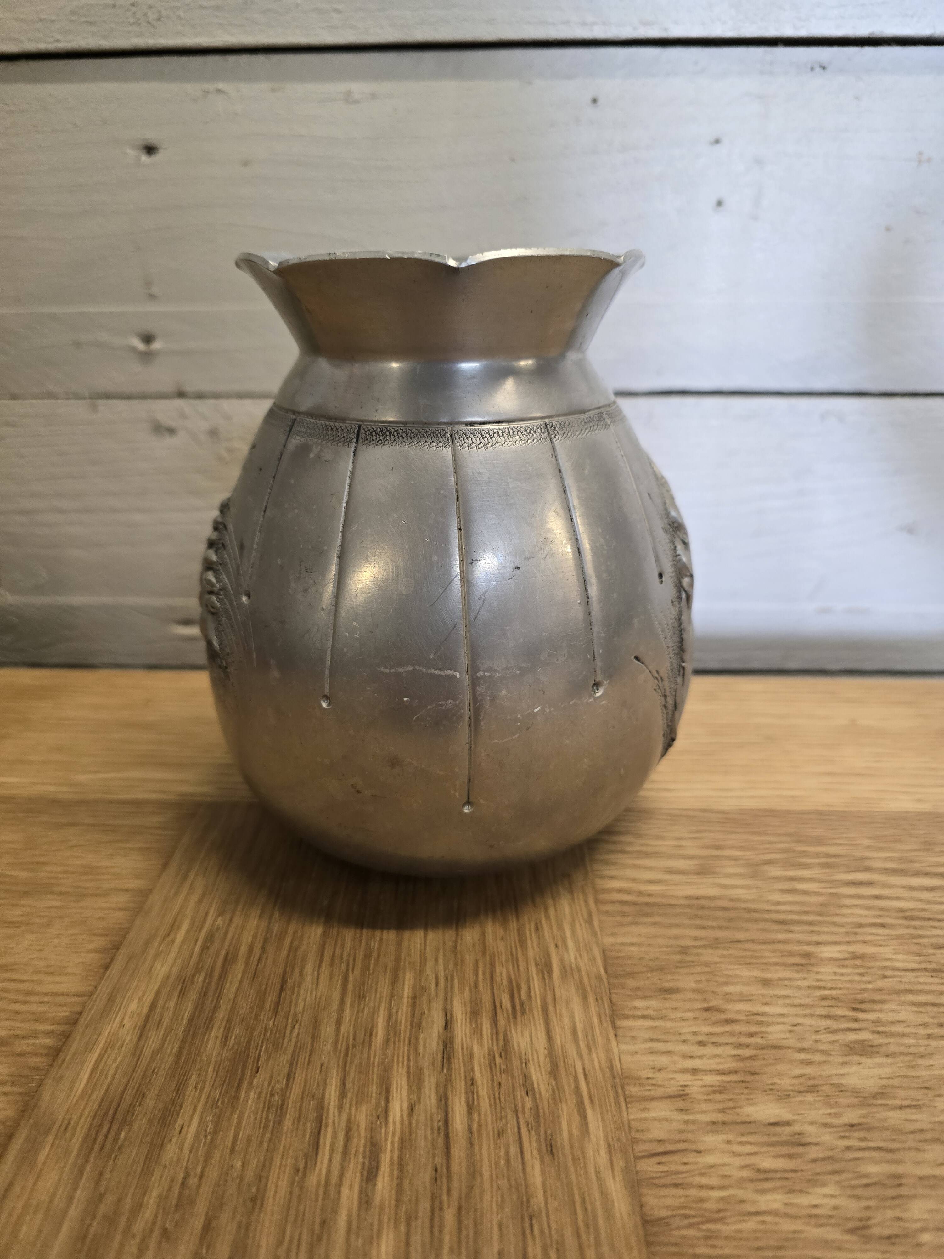 Art deco aluminum vase signed M, Montagne