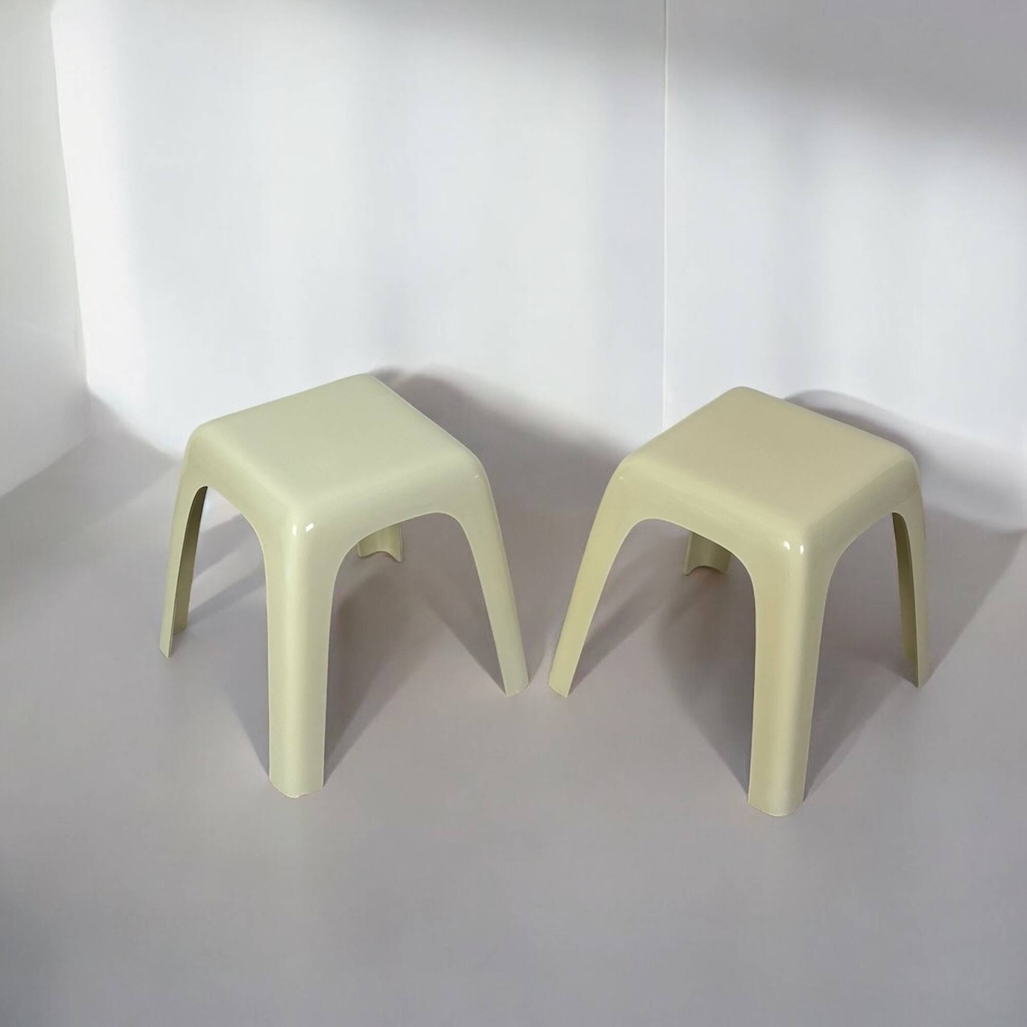 Pair of "SMALL" plastic stools or tables by Castiglioni and Gaviraghi for Valenti Milano, 1980s