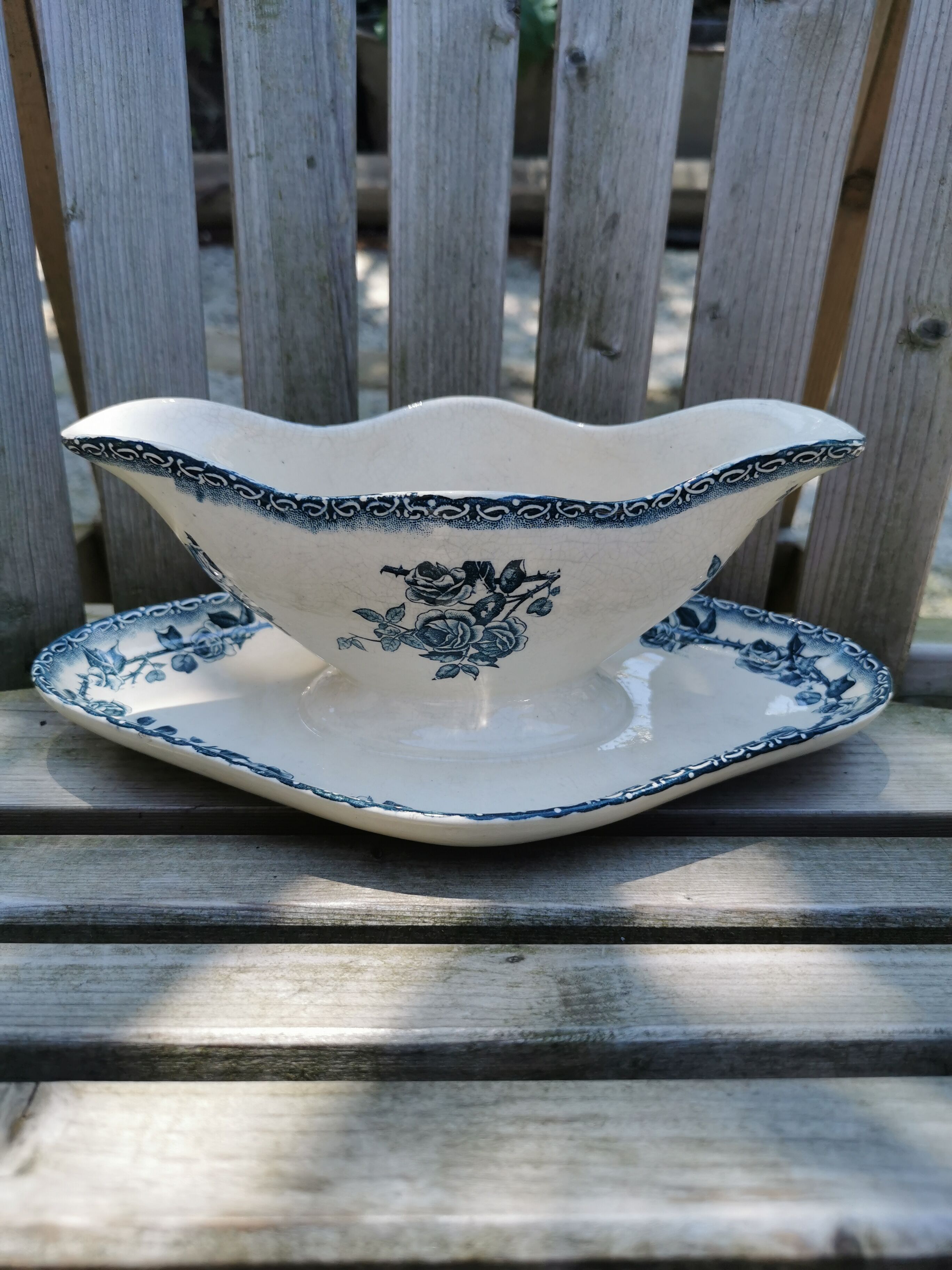 Saucière ancienne terre de fer H. Boulenger