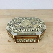 Boîte à bijou marqueterie de nacre vintage