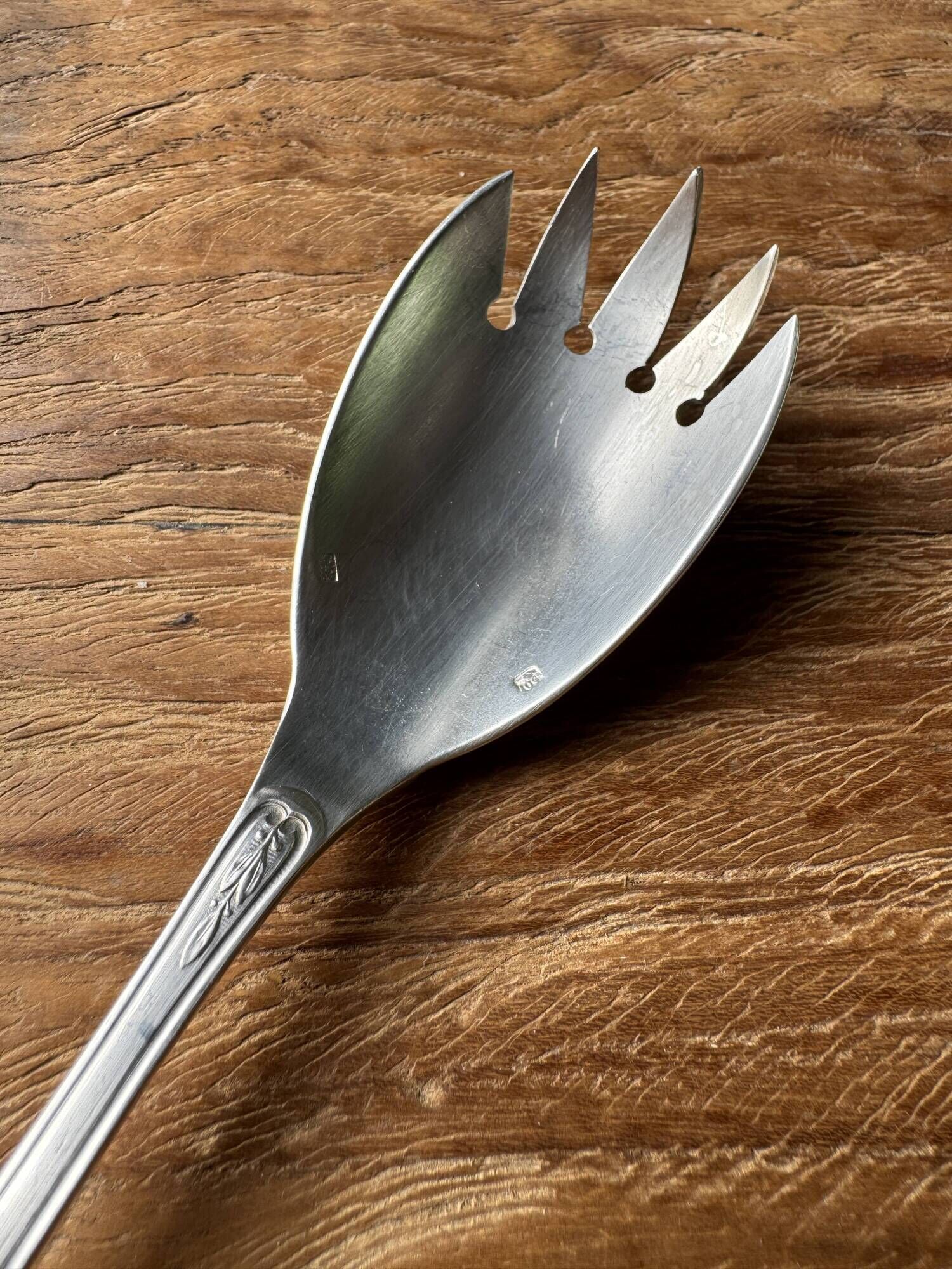 Silver-plated salad cutlery with laurel decoration in the Louis XVI style L27