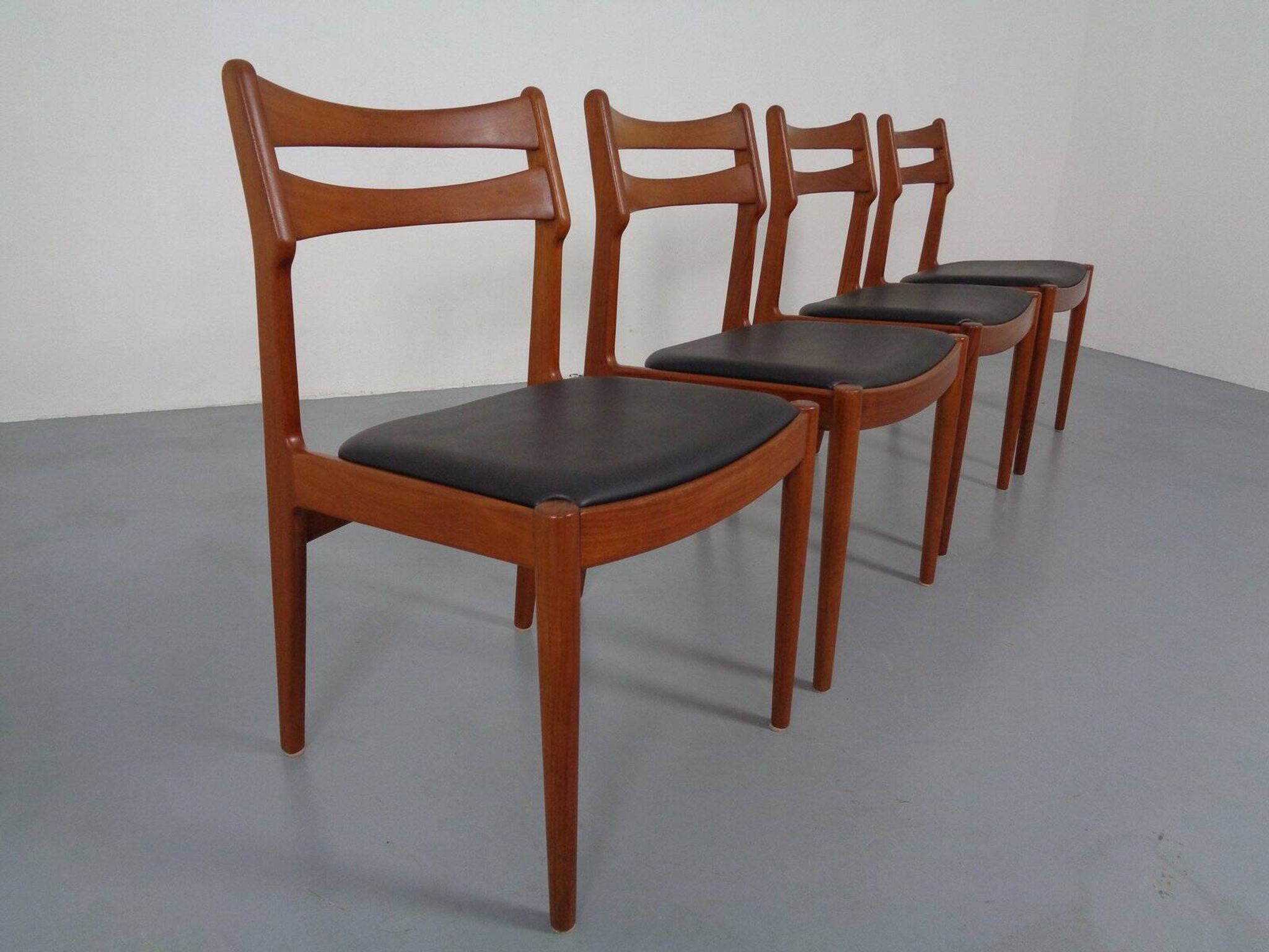 Danish Teak Dining Chairs from Vamo Mobelfabrik, 1960s, Set of 4