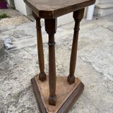 Sellette column triangular presentation wood