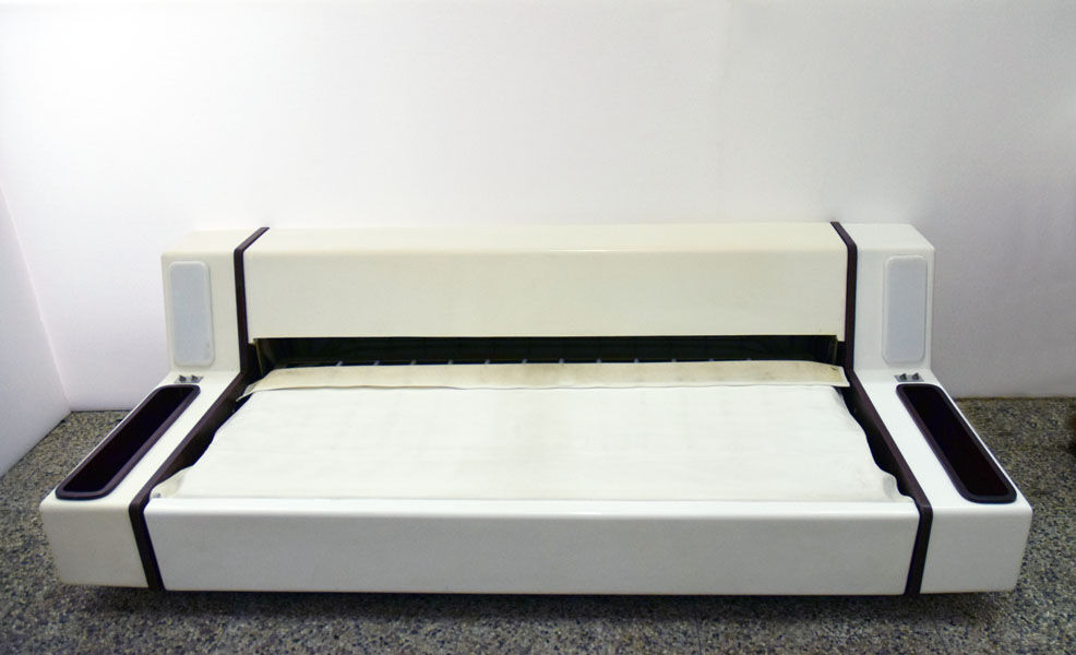 Rare space age sofa bed ‘Tortuga’ in fiberglass with lighting