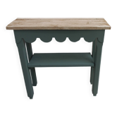 Console vintage réenchantée en vert fumé plateau en bois brut.