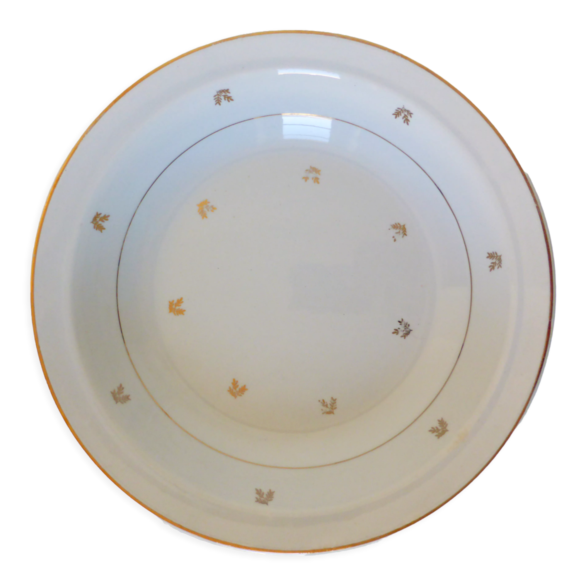 Round hollow dish from Badonviller