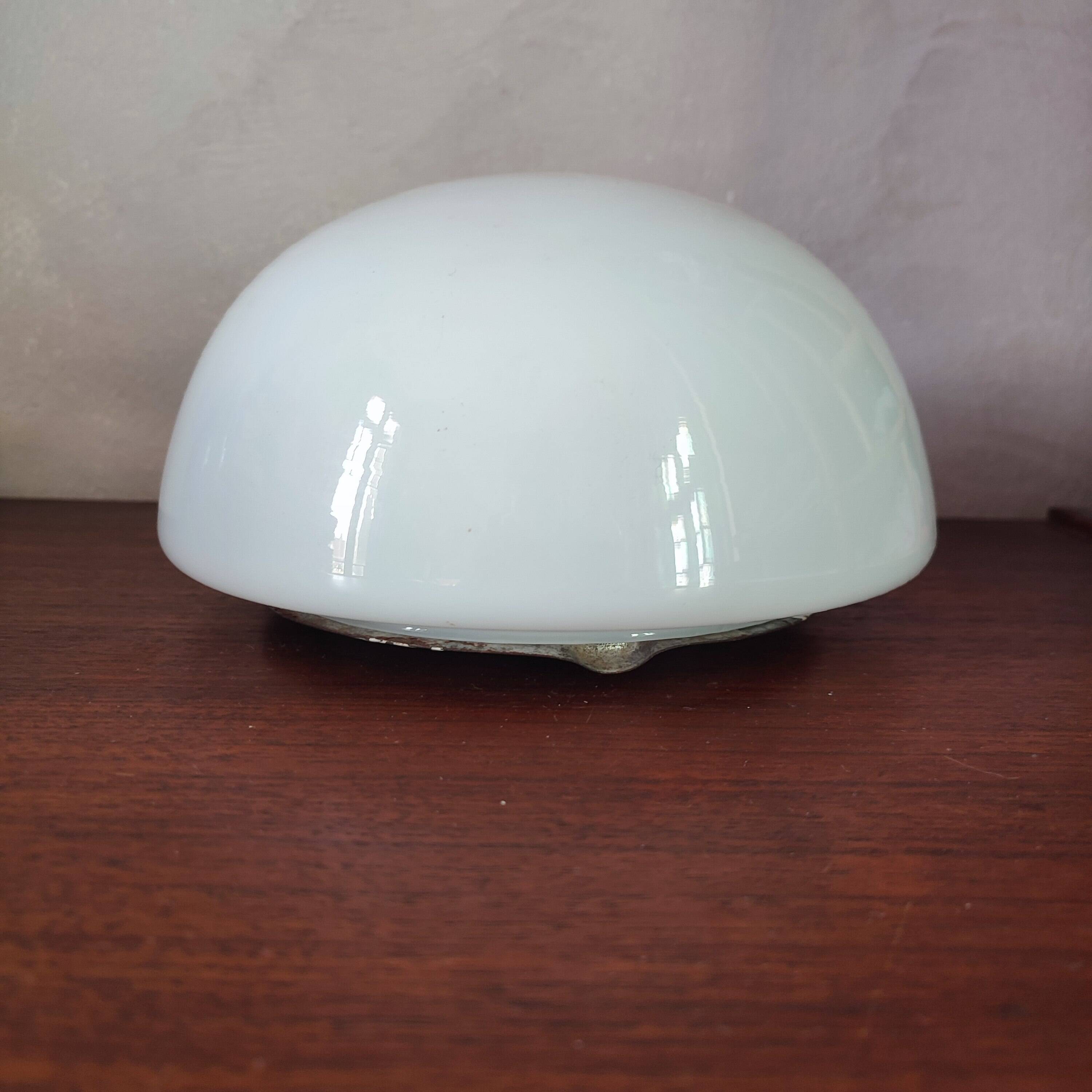 Applique ou plafonnier rond 20 cm en opaline blanche