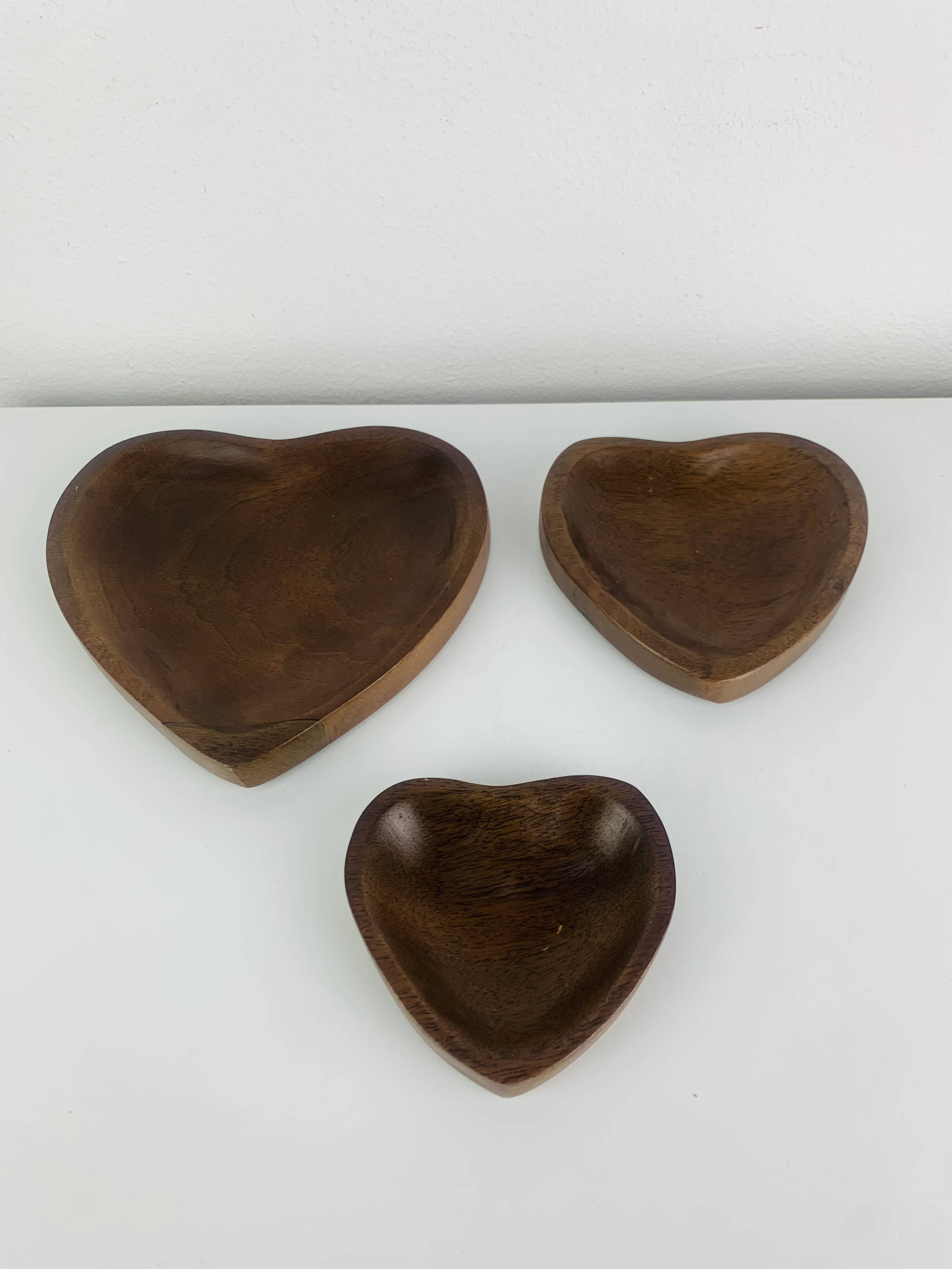 Set of 3 Scandinavian teak empty pockets in heart shape.