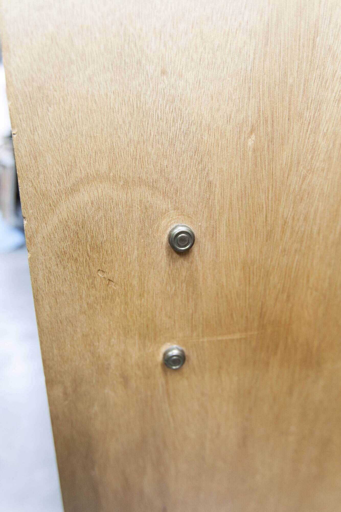 1950s Mid-Century Modern oak wardrobe with 2 doors and 2 drawers.
