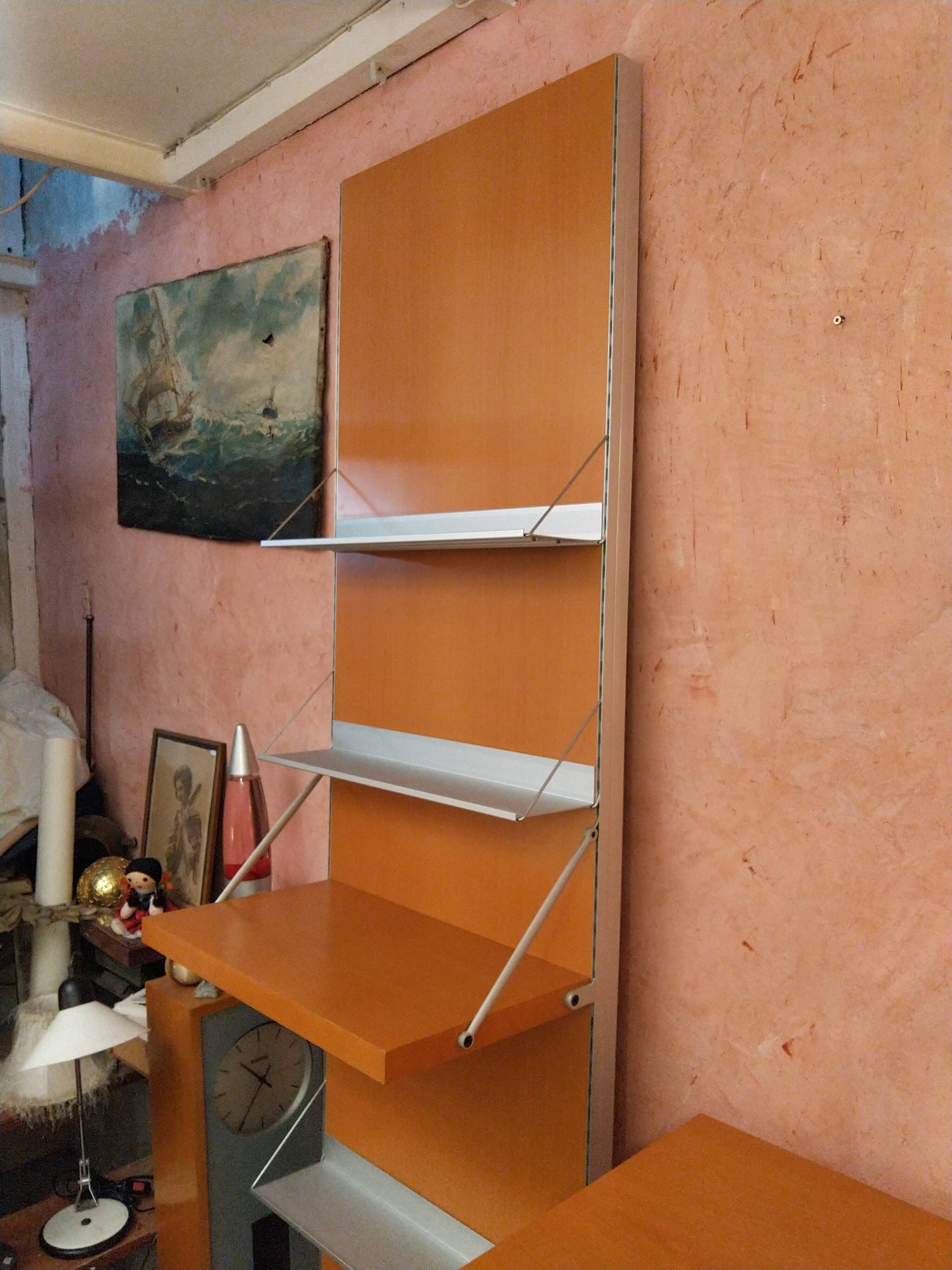 Wall shelf